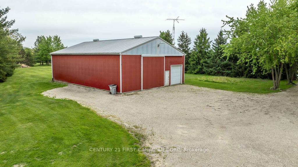 Photo 35 of 6210 Confederation Line, Warwick, Watford — HOMEH
