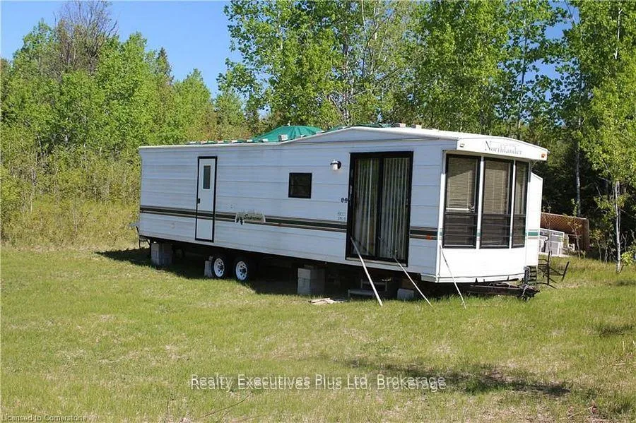 Front of 00 Pickerel & Jack Lake Road