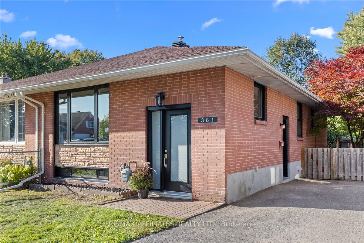 Photo 2 of 381 Spartan Avenue, Ottawa, Vanier — HOMEH