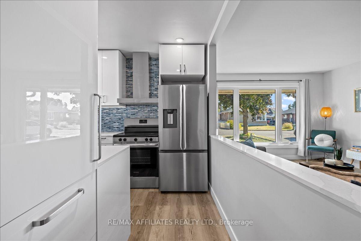 Photo 10 of 381 Spartan Avenue, Ottawa, Vanier — HOMEH
