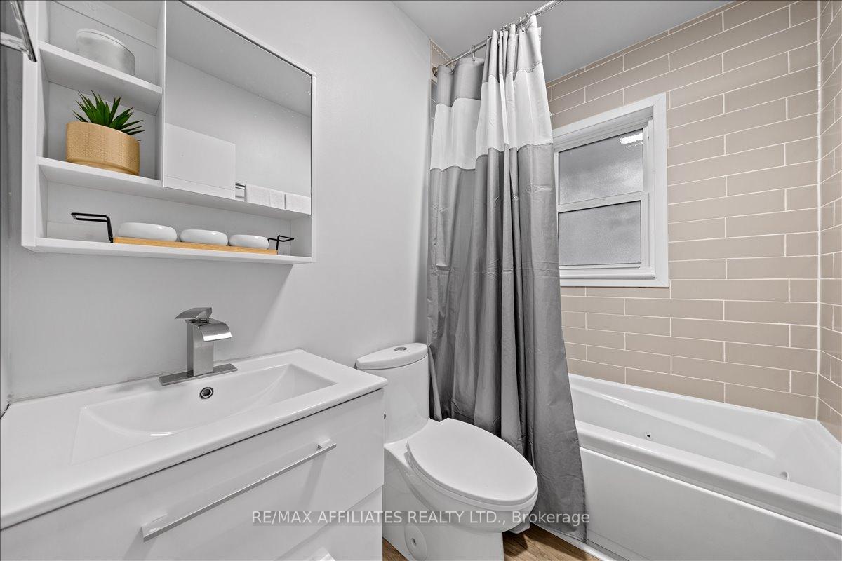 Photo 19 of 381 Spartan Avenue, Ottawa, Vanier — HOMEH