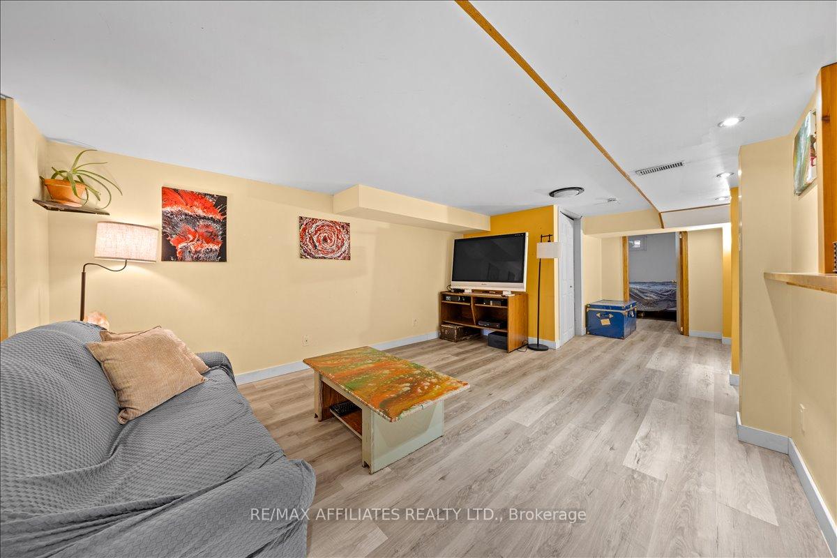 Photo 24 of 381 Spartan Avenue, Ottawa, Vanier — HOMEH