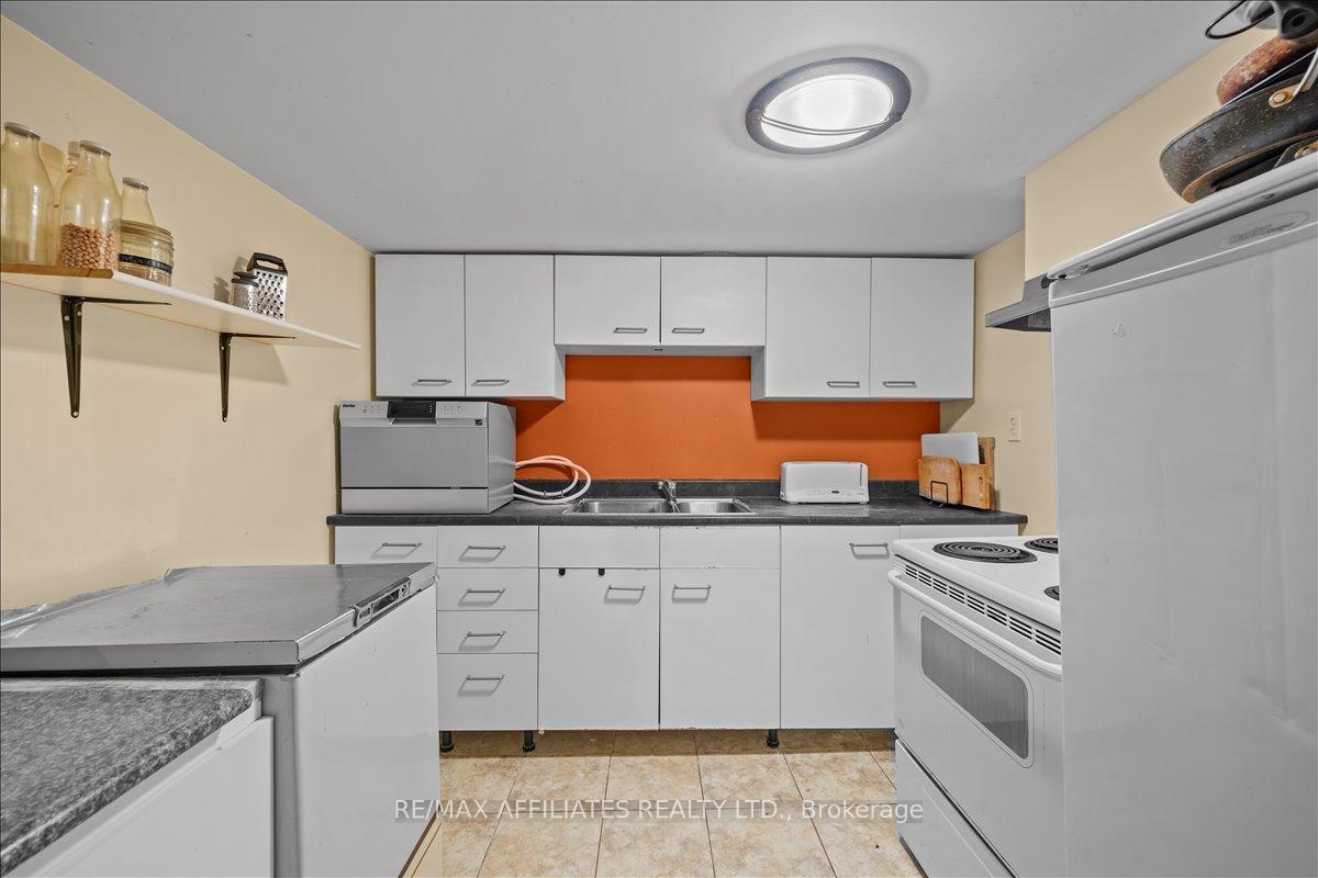 Photo 29 of 381 Spartan Avenue, Ottawa, Vanier — HOMEH