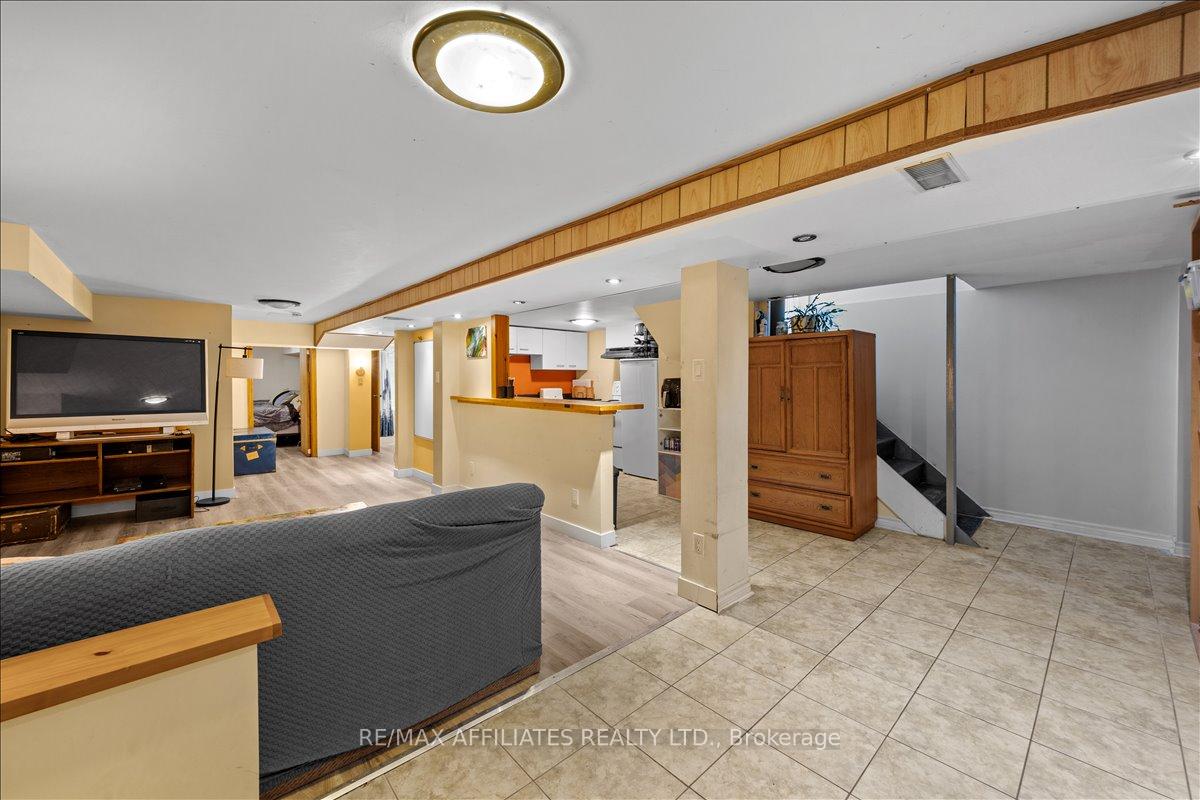 Photo 30 of 381 Spartan Avenue, Ottawa, Vanier — HOMEH