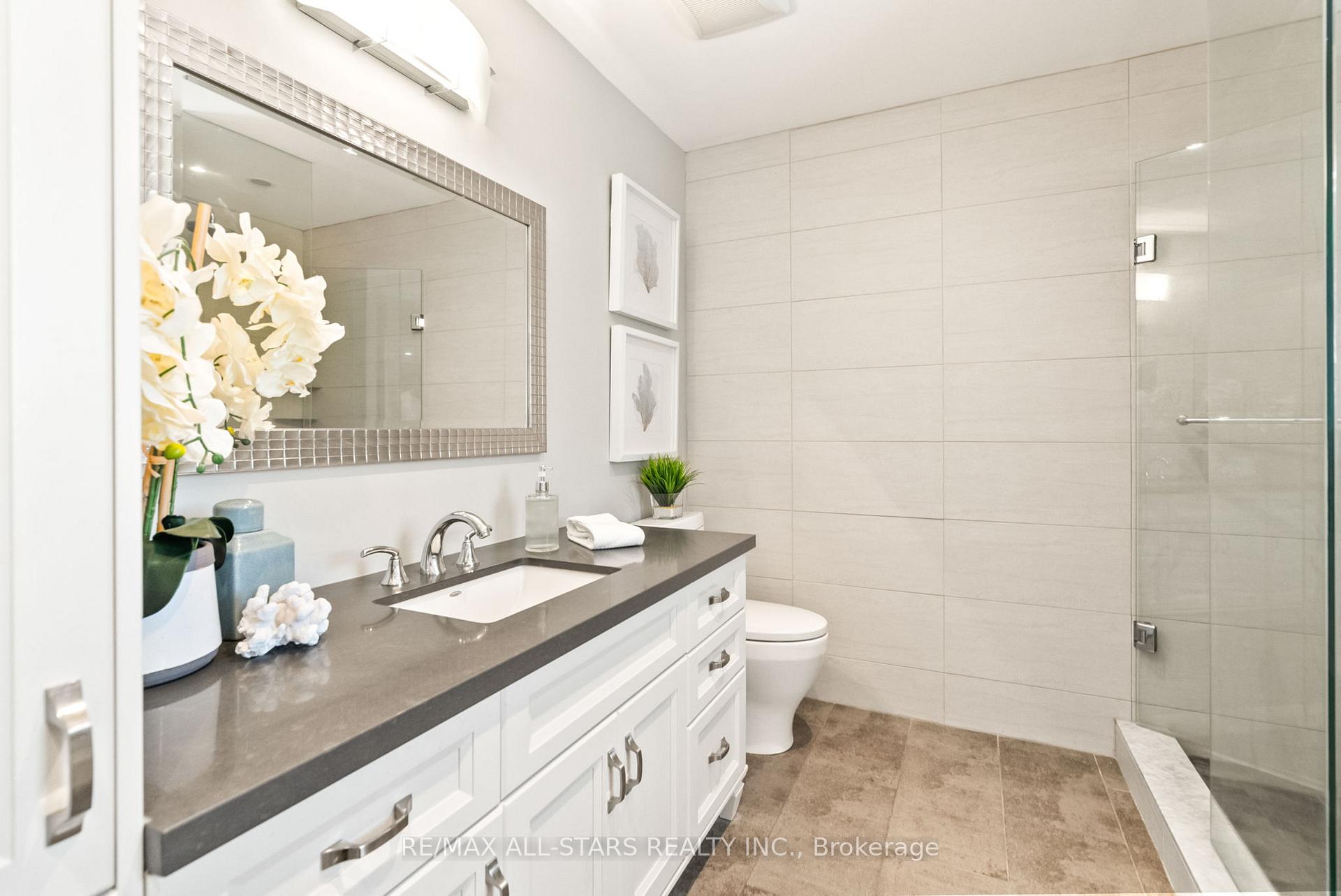 Photo 28 of 24 Colonel Sharpe Crescent, Uxbridge — HOMEH