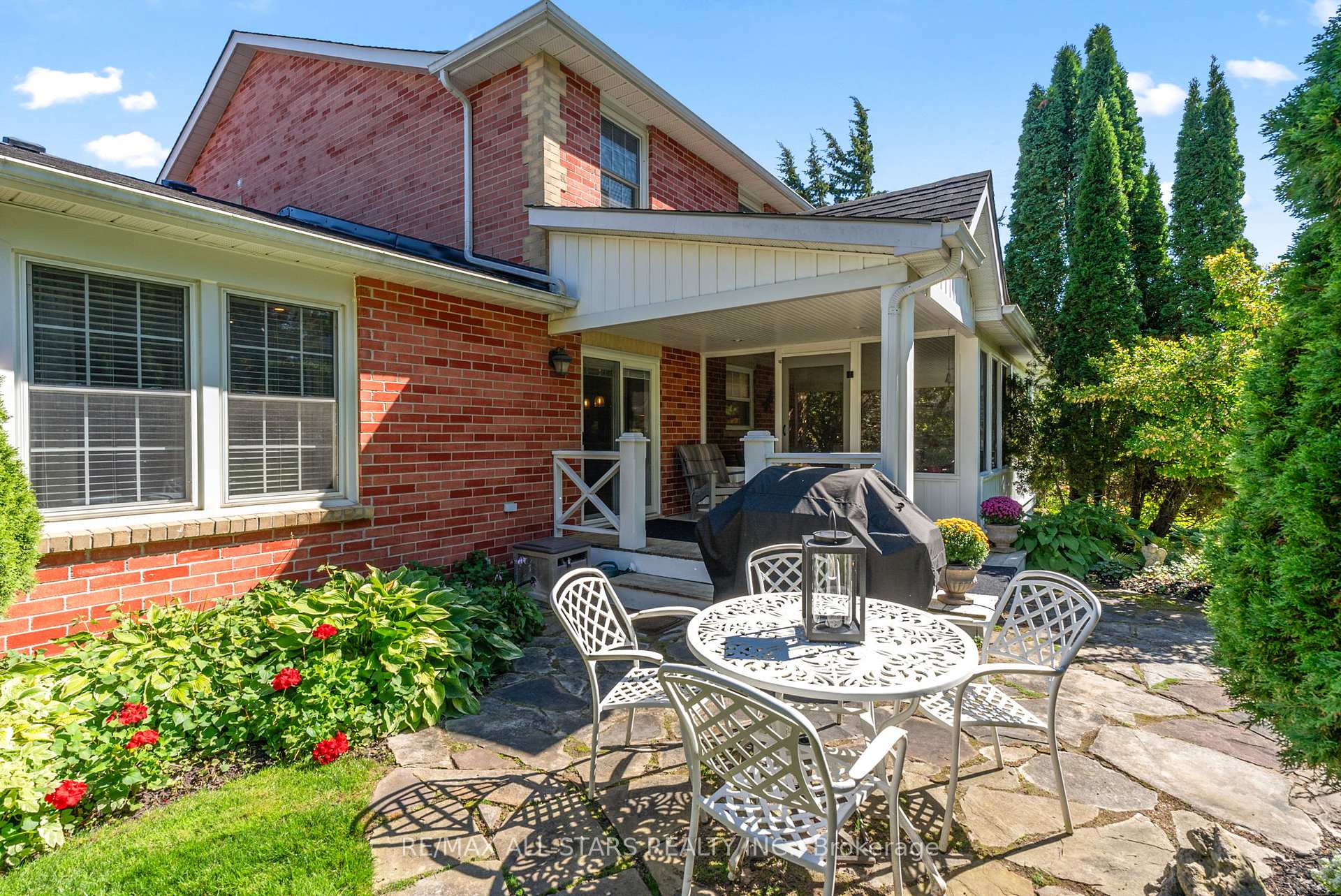 Photo 44 of 24 Colonel Sharpe Crescent, Uxbridge — HOMEH