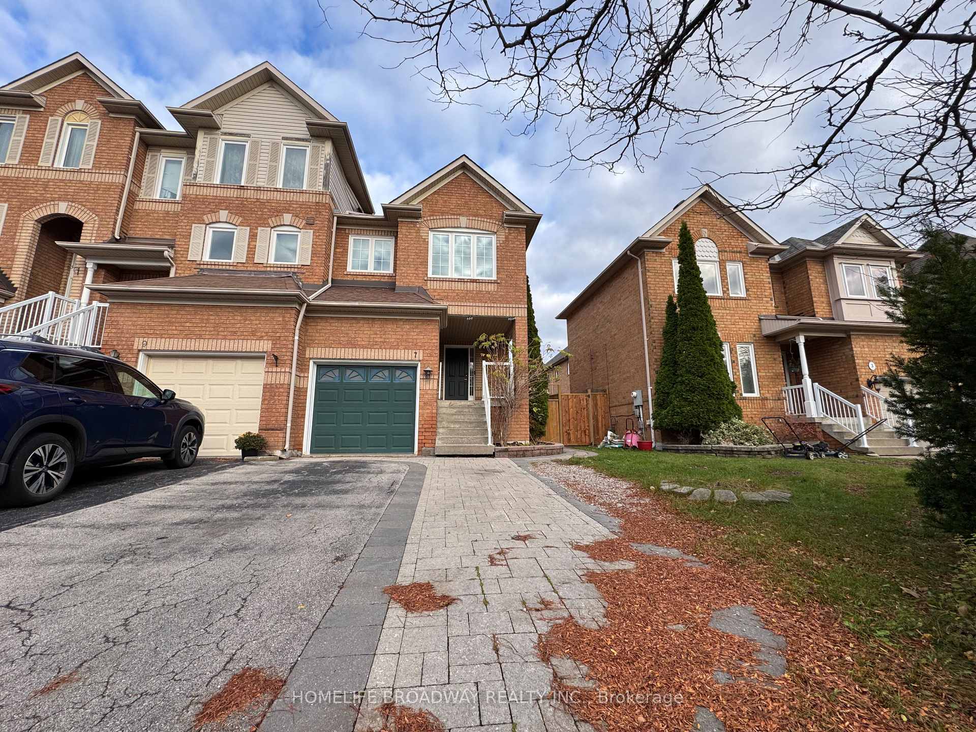 Photo 1 of 7 Stiles Avenue, Aurora, Bayview Wellington — HOMEH