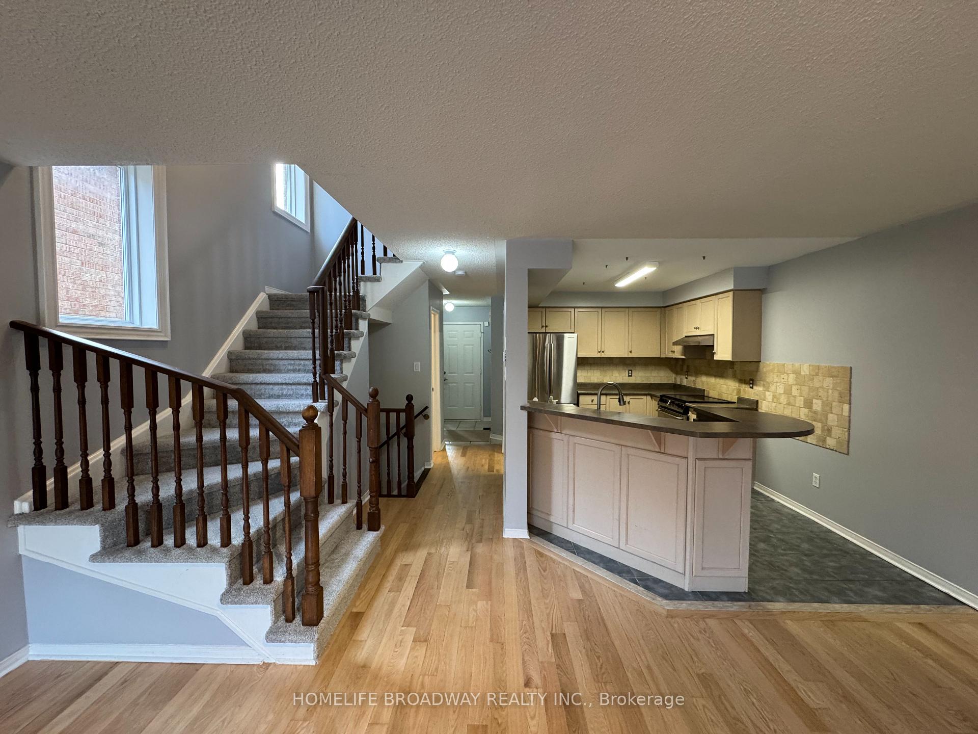 Photo 3 of 7 Stiles Avenue, Aurora, Bayview Wellington — HOMEH