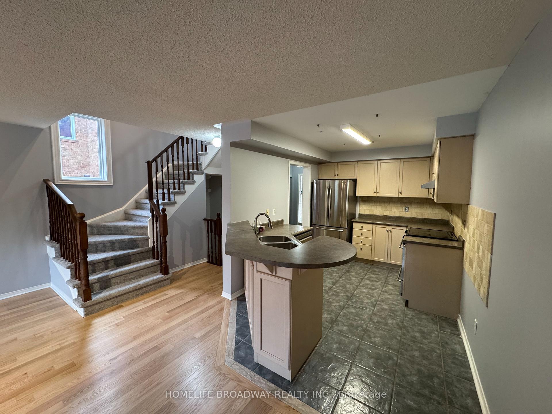 Photo 7 of 7 Stiles Avenue, Aurora, Bayview Wellington — HOMEH