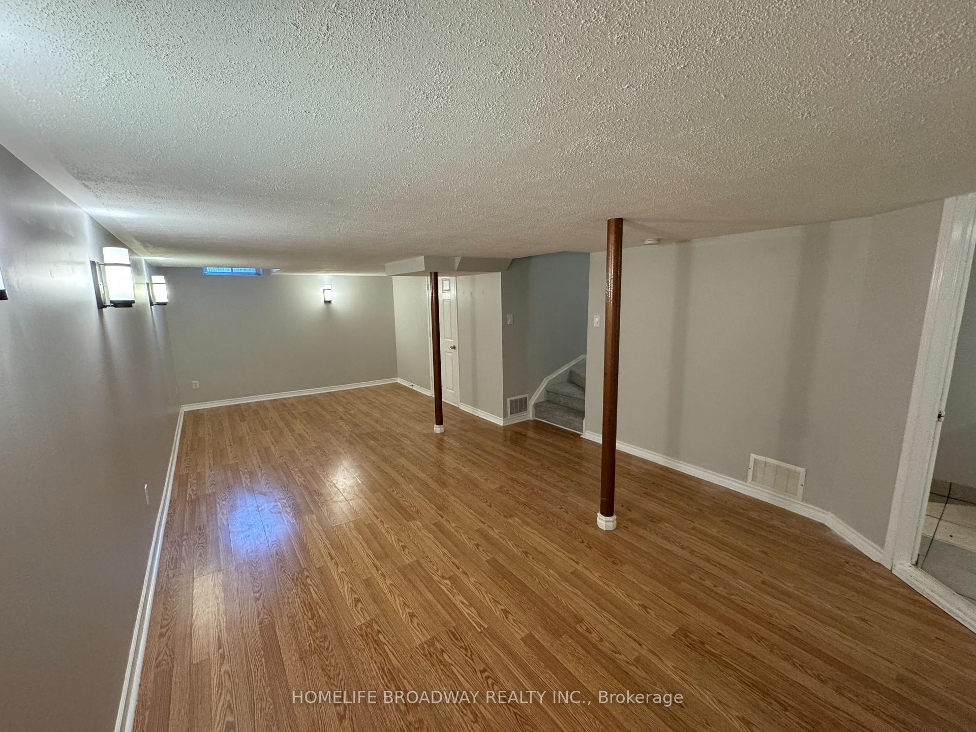 Photo 12 of 7 Stiles Avenue, Aurora, Bayview Wellington — HOMEH
