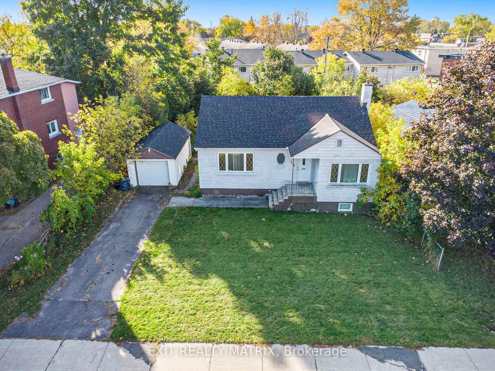 Photo 2 of 436 Blake Boulevard, Ottawa, Vanier — HOMEH