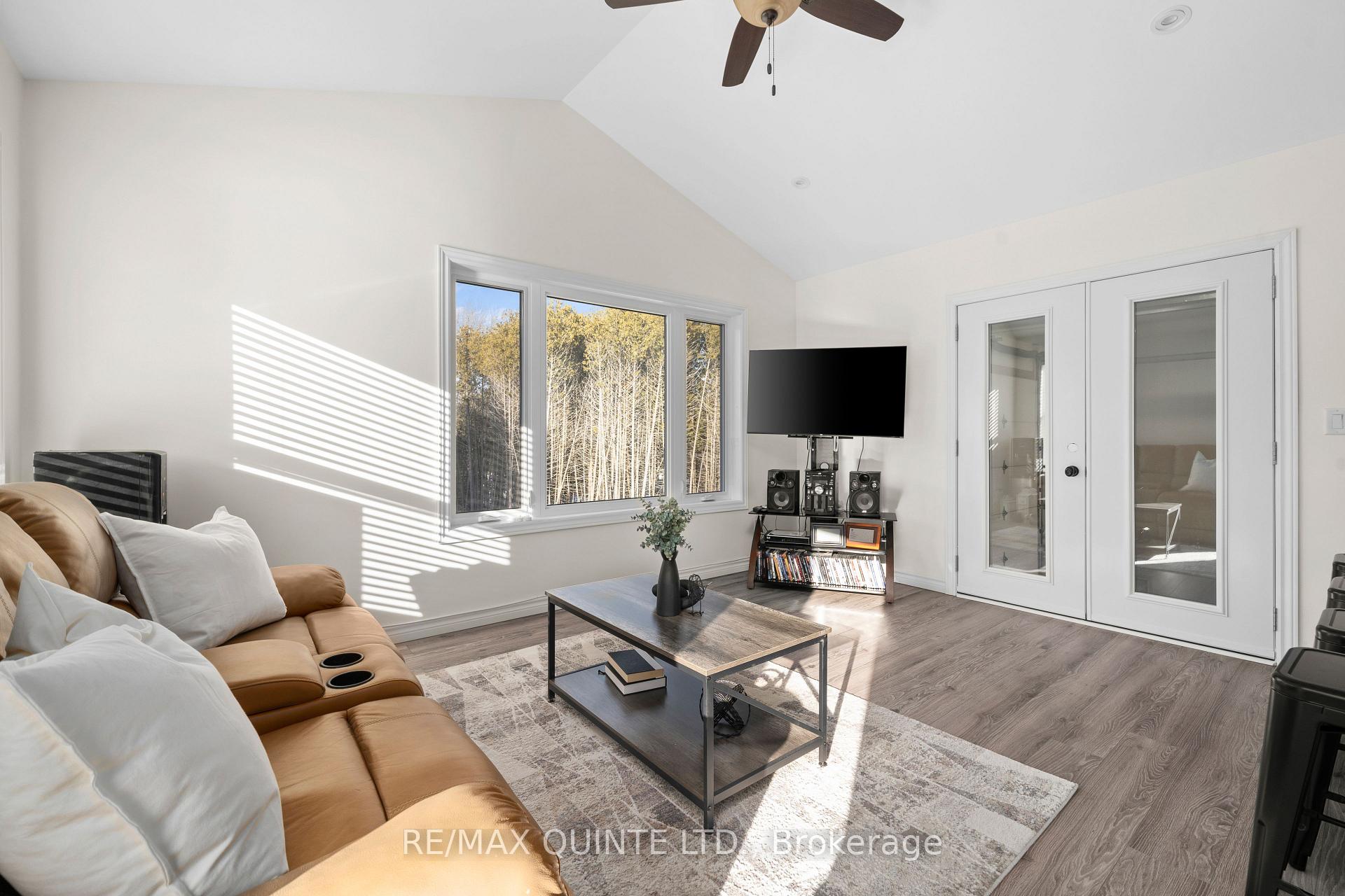 Photo 2 of 652 Shannon Road, Tyendinaga, Tyendinaga Township — HOMEH