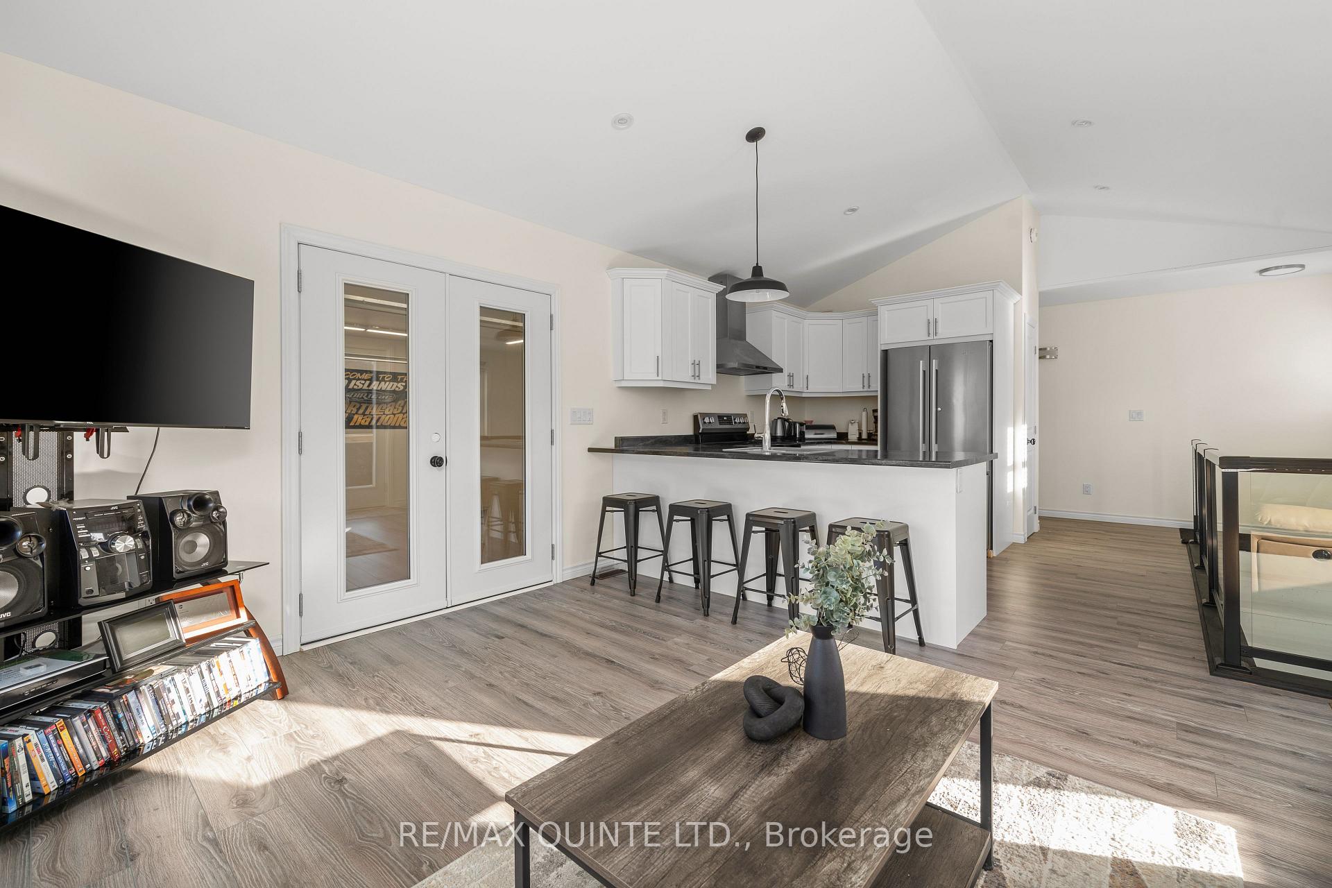Photo 3 of 652 Shannon Road, Tyendinaga, Tyendinaga Township — HOMEH