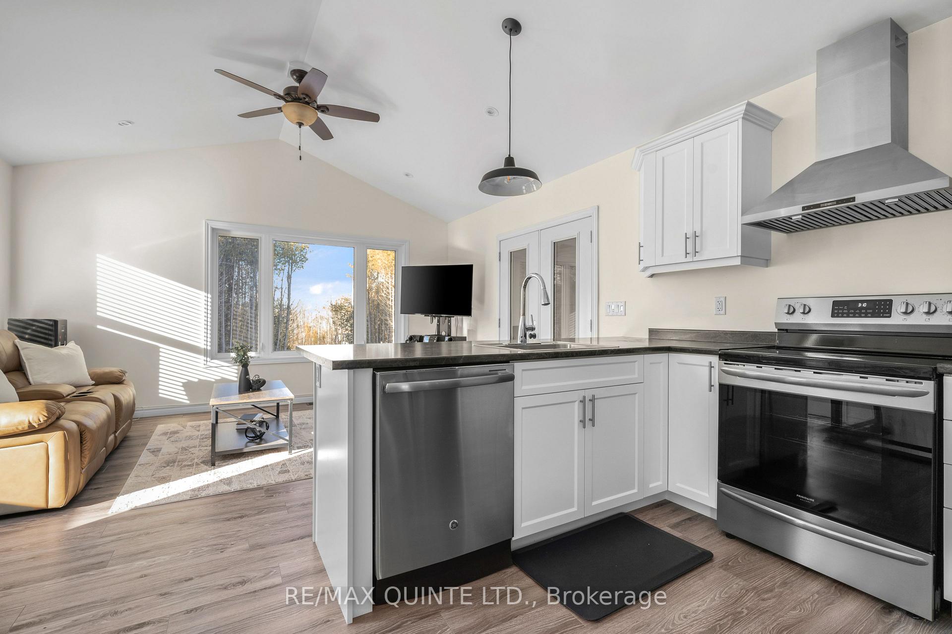Photo 5 of 652 Shannon Road, Tyendinaga, Tyendinaga Township — HOMEH
