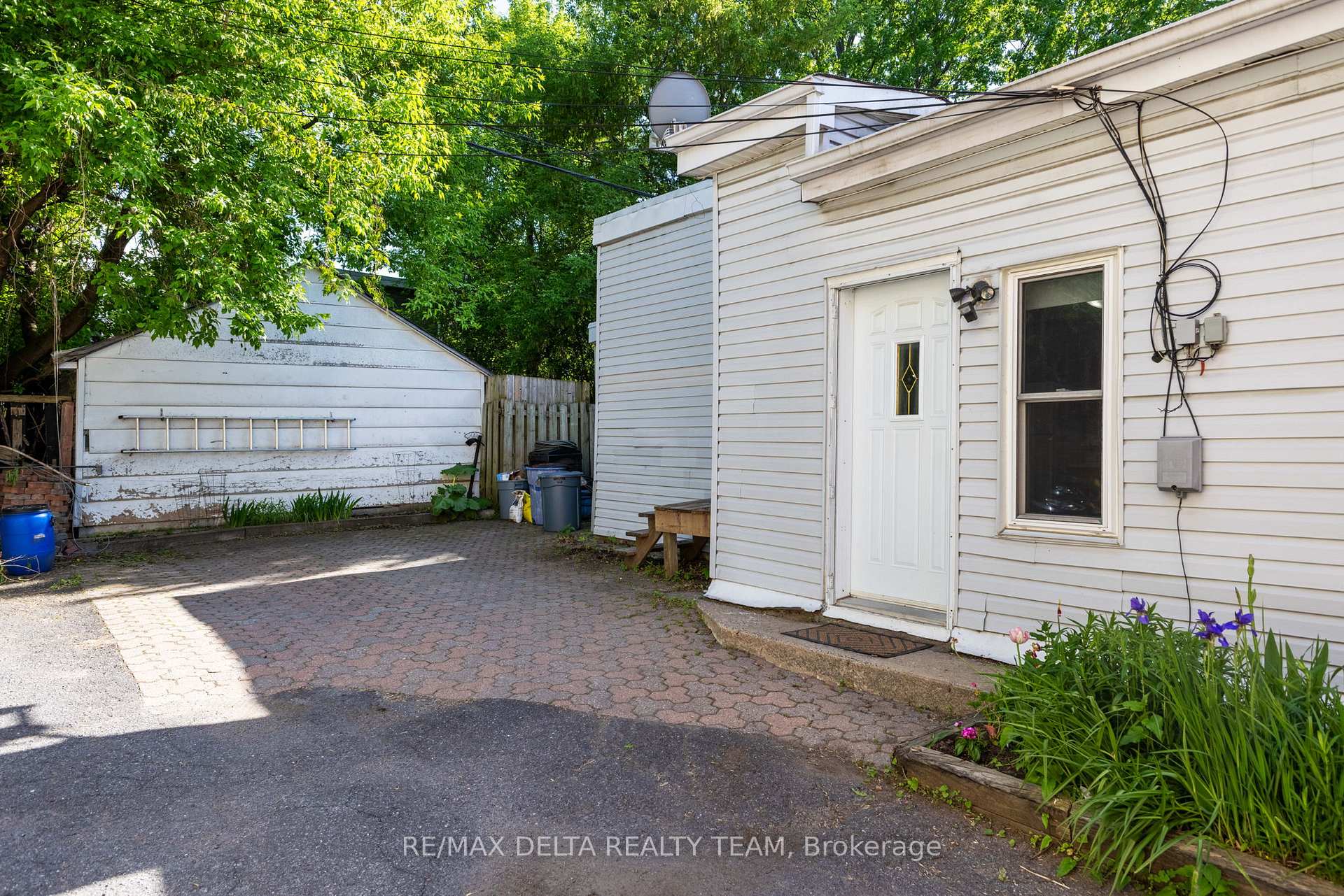 Photo 2 of Unit B, 336 Shakespeare Street, Ottawa, Vanier — HOMEH