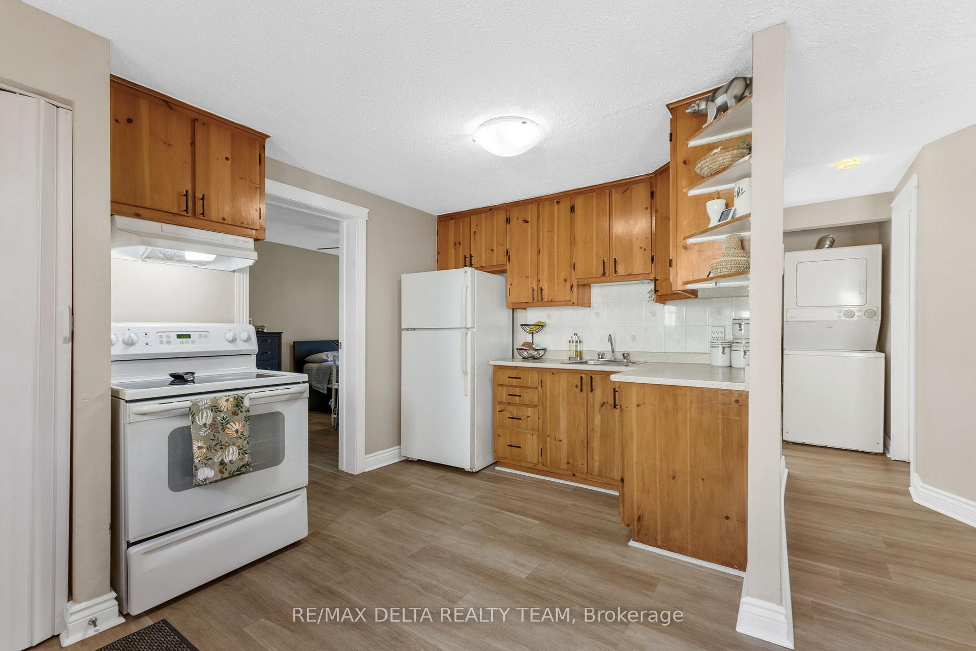 Photo 7 of Unit B, 336 Shakespeare Street, Ottawa, Vanier — HOMEH