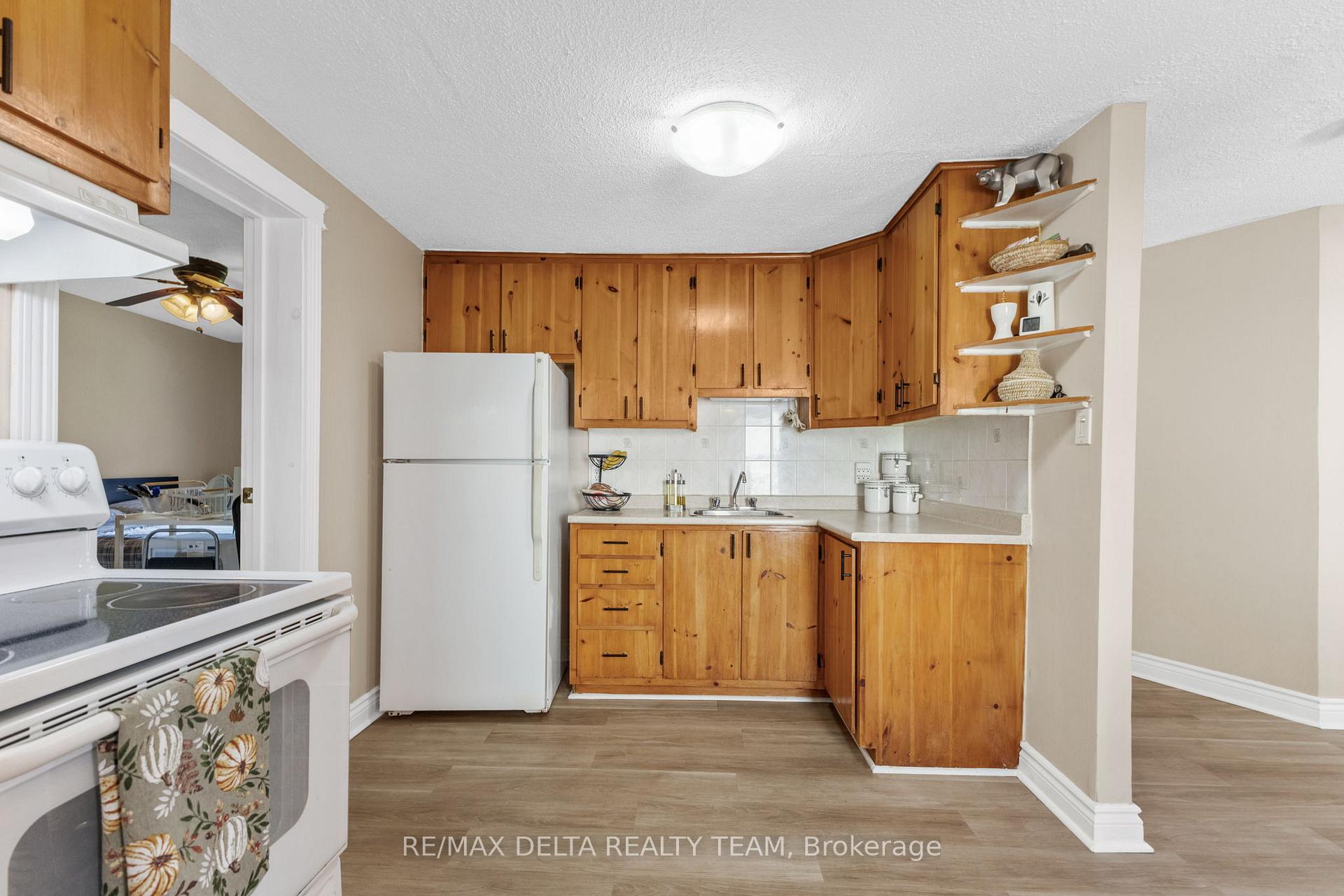 Photo 8 of Unit B, 336 Shakespeare Street, Ottawa, Vanier — HOMEH