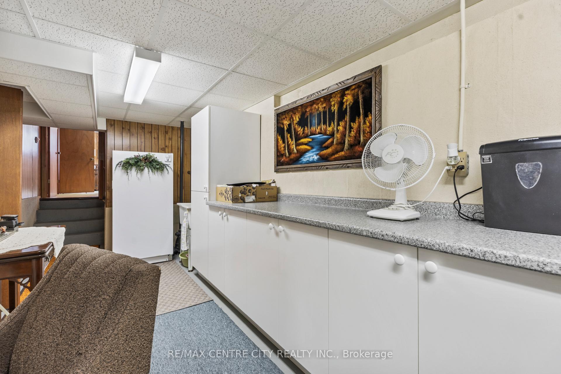 Photo 21 of 464 Huron Street, Warwick, Watford — HOMEH