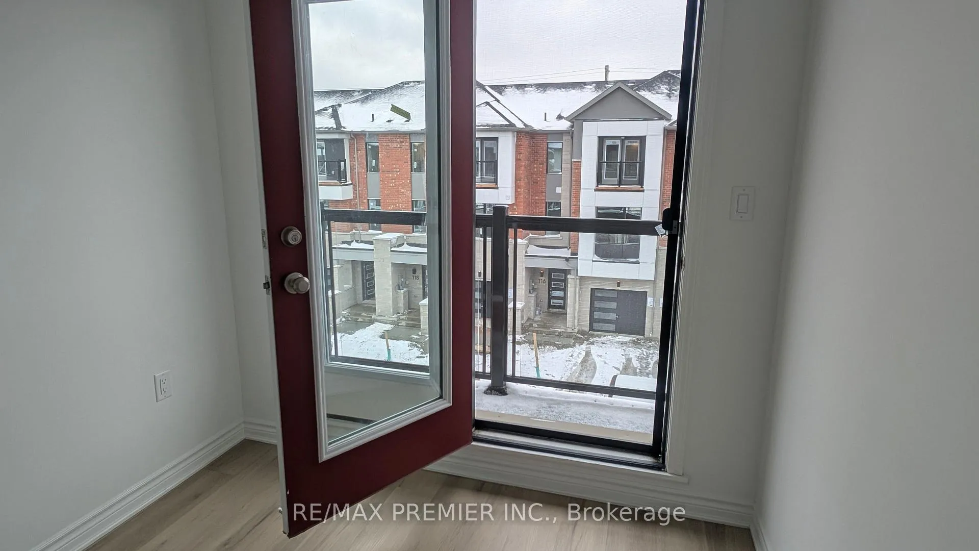 Photo 18 of 11 Pearen Lane, Barrie, Rural Barrie Southwest — HOMEH