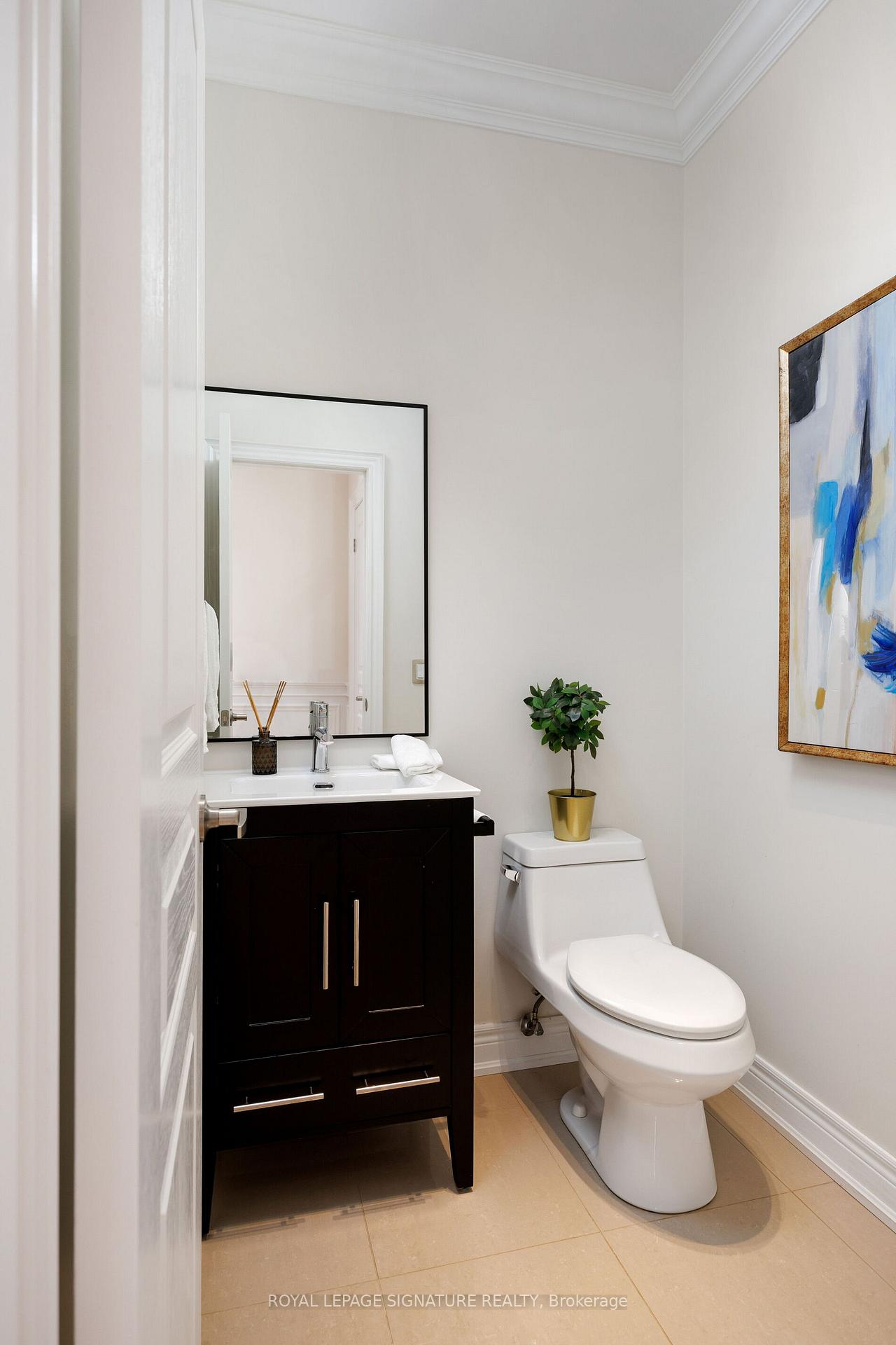 Photo 8 of 50 Balderson Drive, Vaughan, Kleinburg — HOMEH