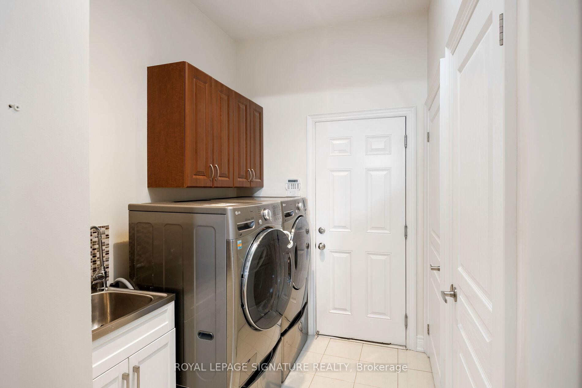 Photo 9 of 50 Balderson Drive, Vaughan, Kleinburg — HOMEH