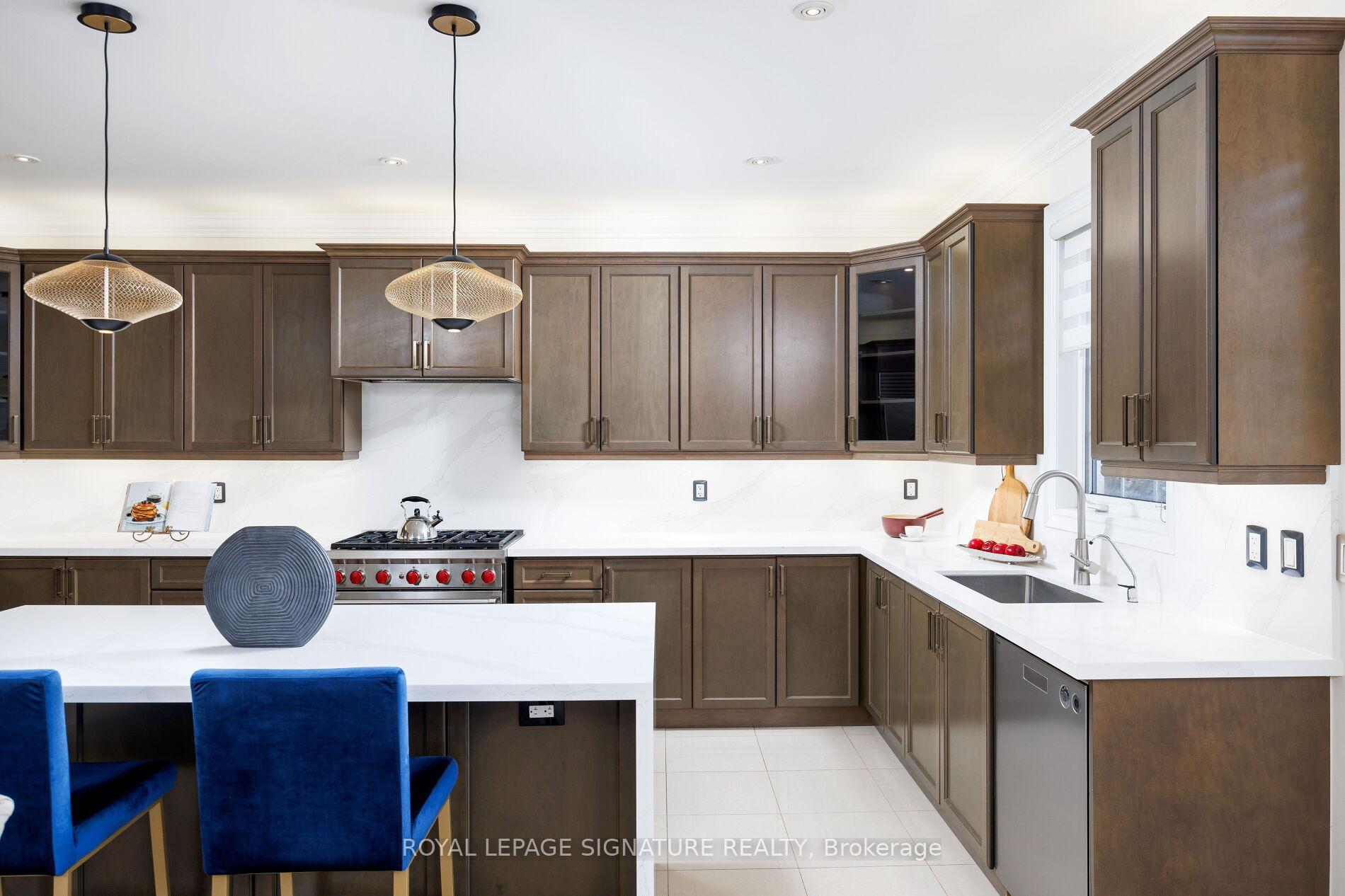Photo 12 of 50 Balderson Drive, Vaughan, Kleinburg — HOMEH