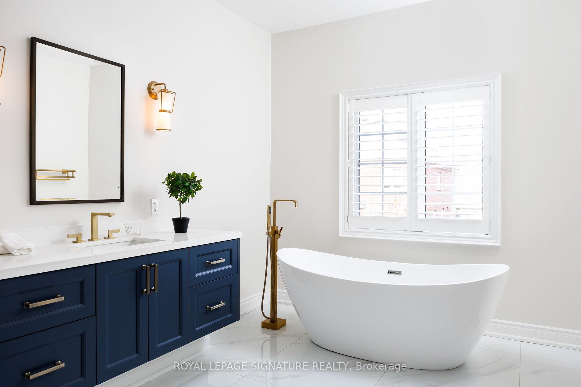 Photo 25 of 50 Balderson Drive, Vaughan, Kleinburg — HOMEH