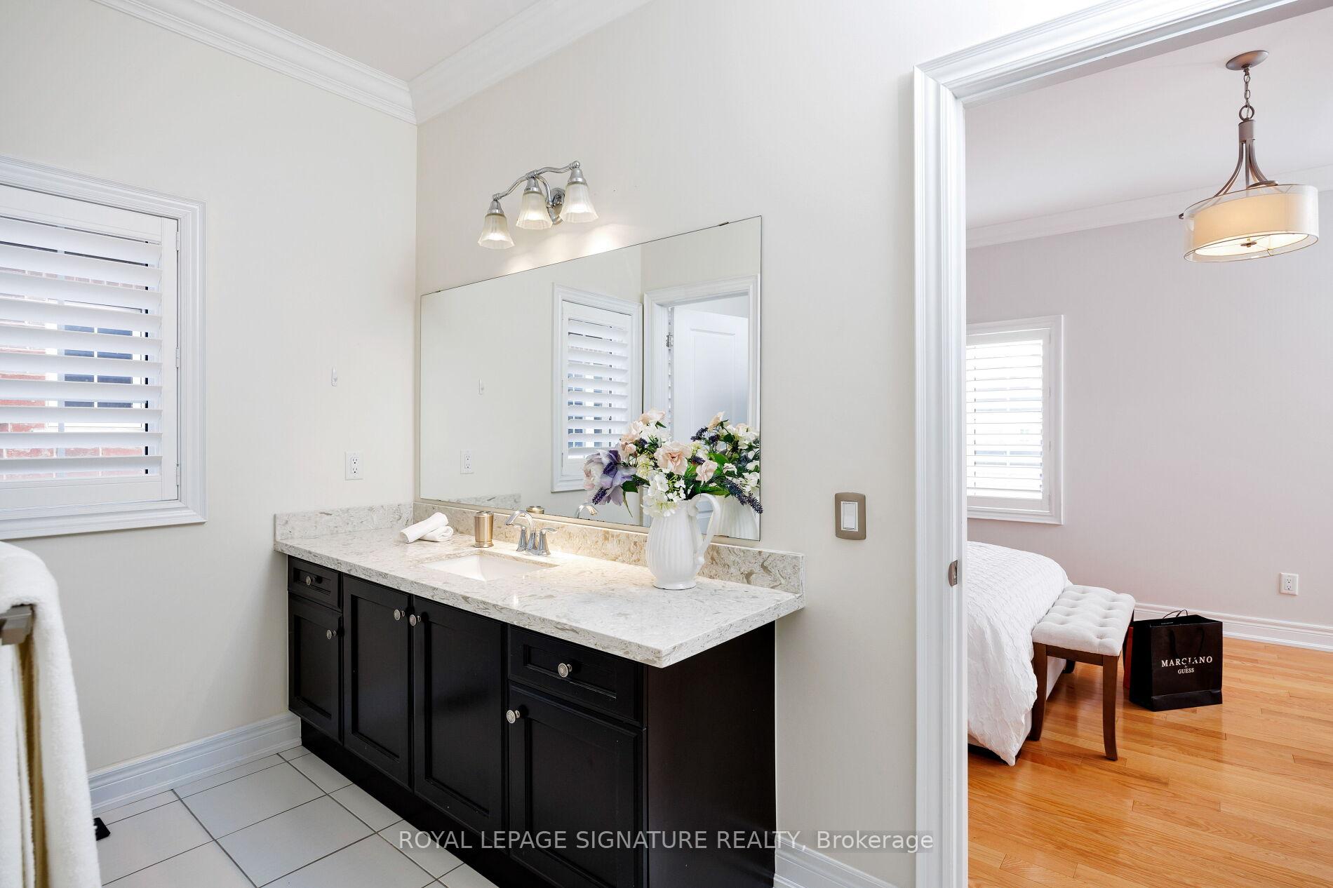 Photo 29 of 50 Balderson Drive, Vaughan, Kleinburg — HOMEH