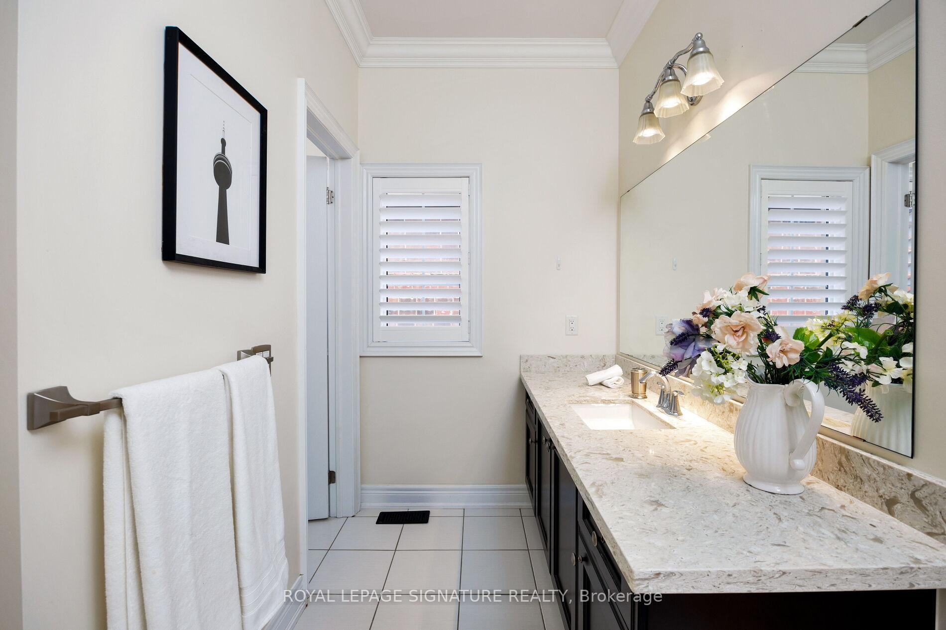 Photo 30 of 50 Balderson Drive, Vaughan, Kleinburg — HOMEH