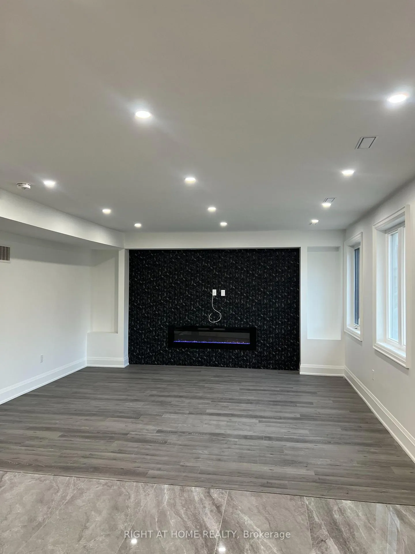 Photo 3 of 287 Torrey Pines Road, Vaughan, Kleinburg — HOMEH