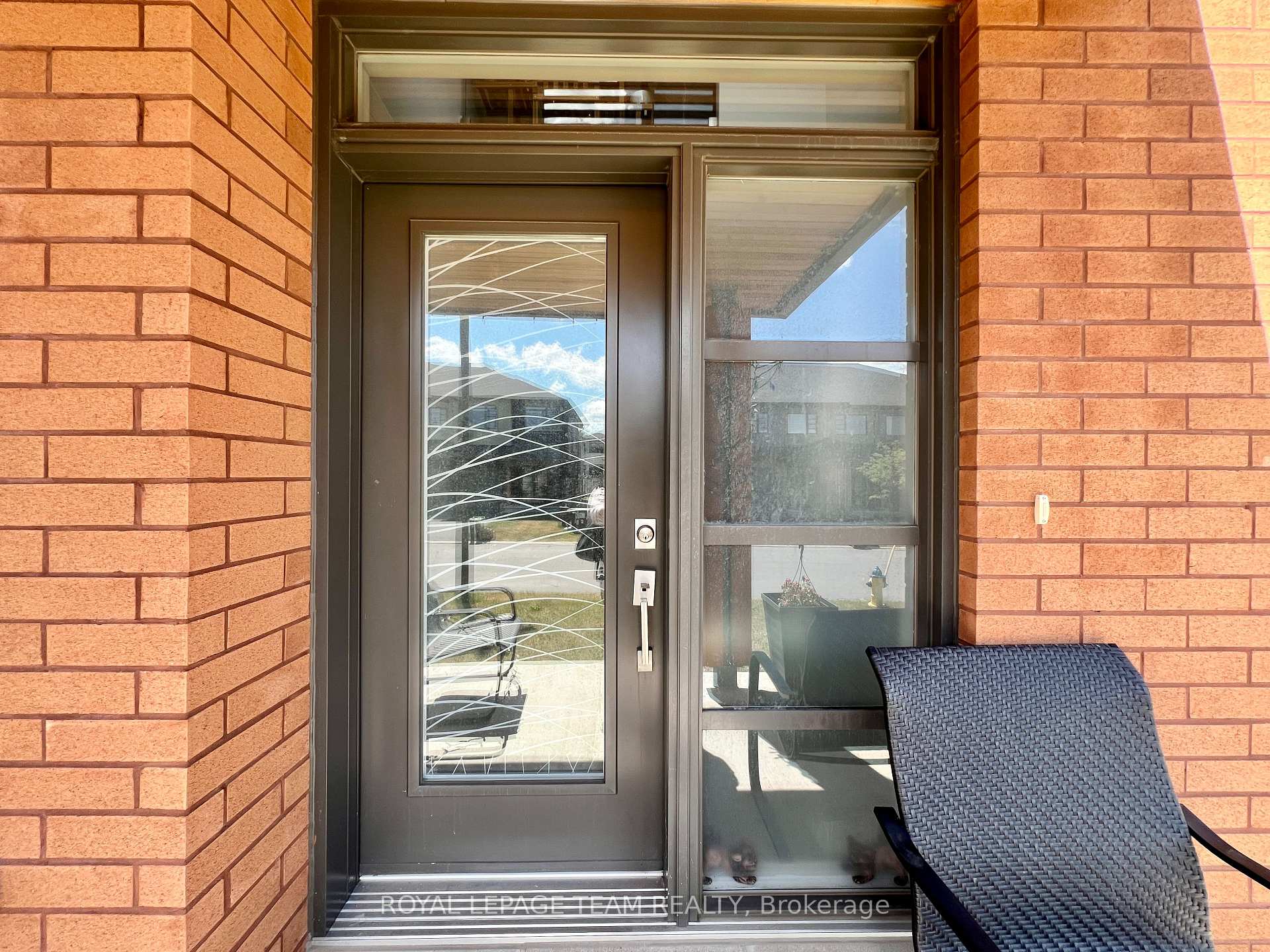 Photo 2 of 891 Chipping Circle, Ottawa, Riverside South/Gloucester Glen — HOMEH