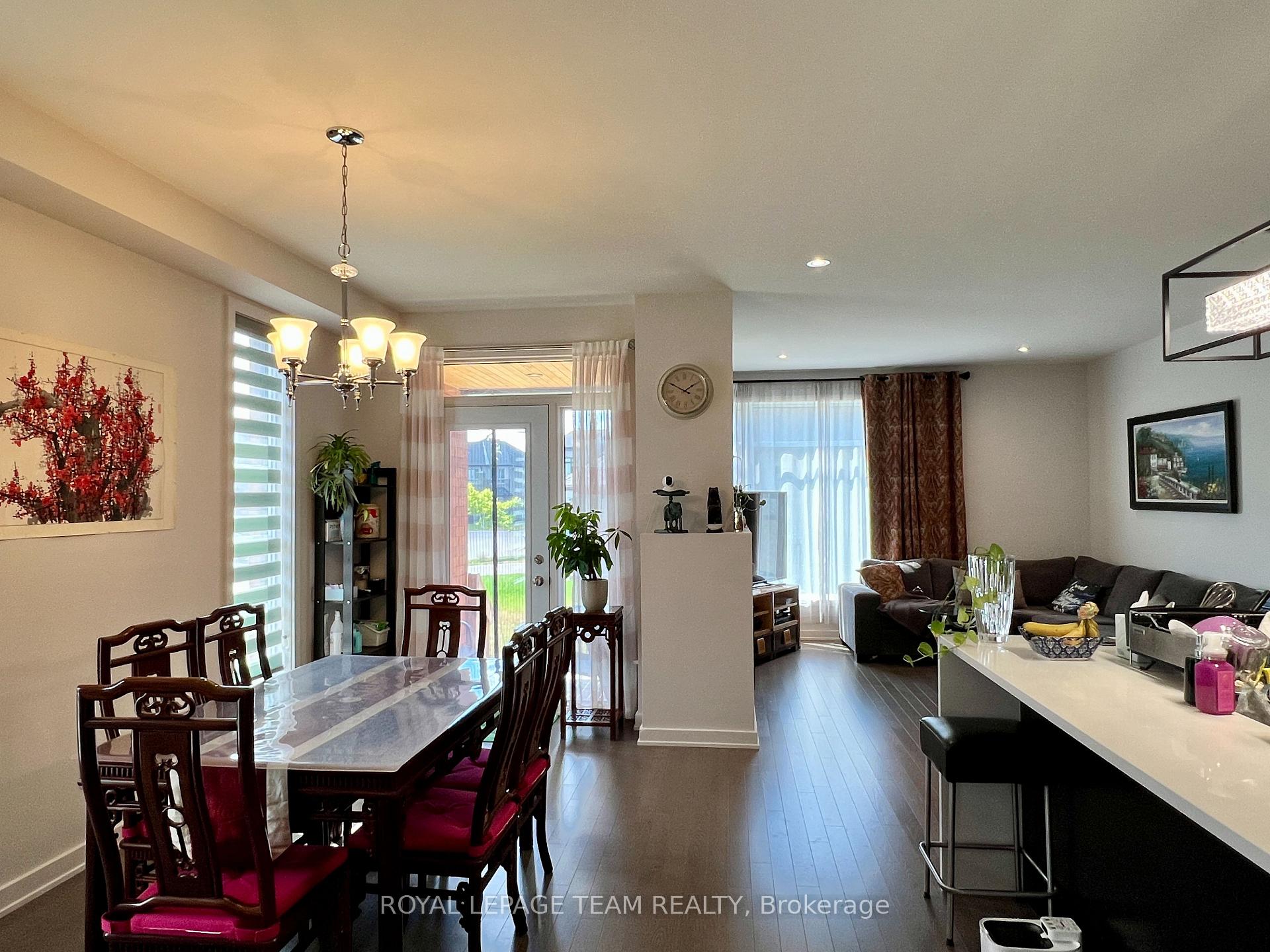 Photo 3 of 891 Chipping Circle, Ottawa, Riverside South/Gloucester Glen — HOMEH