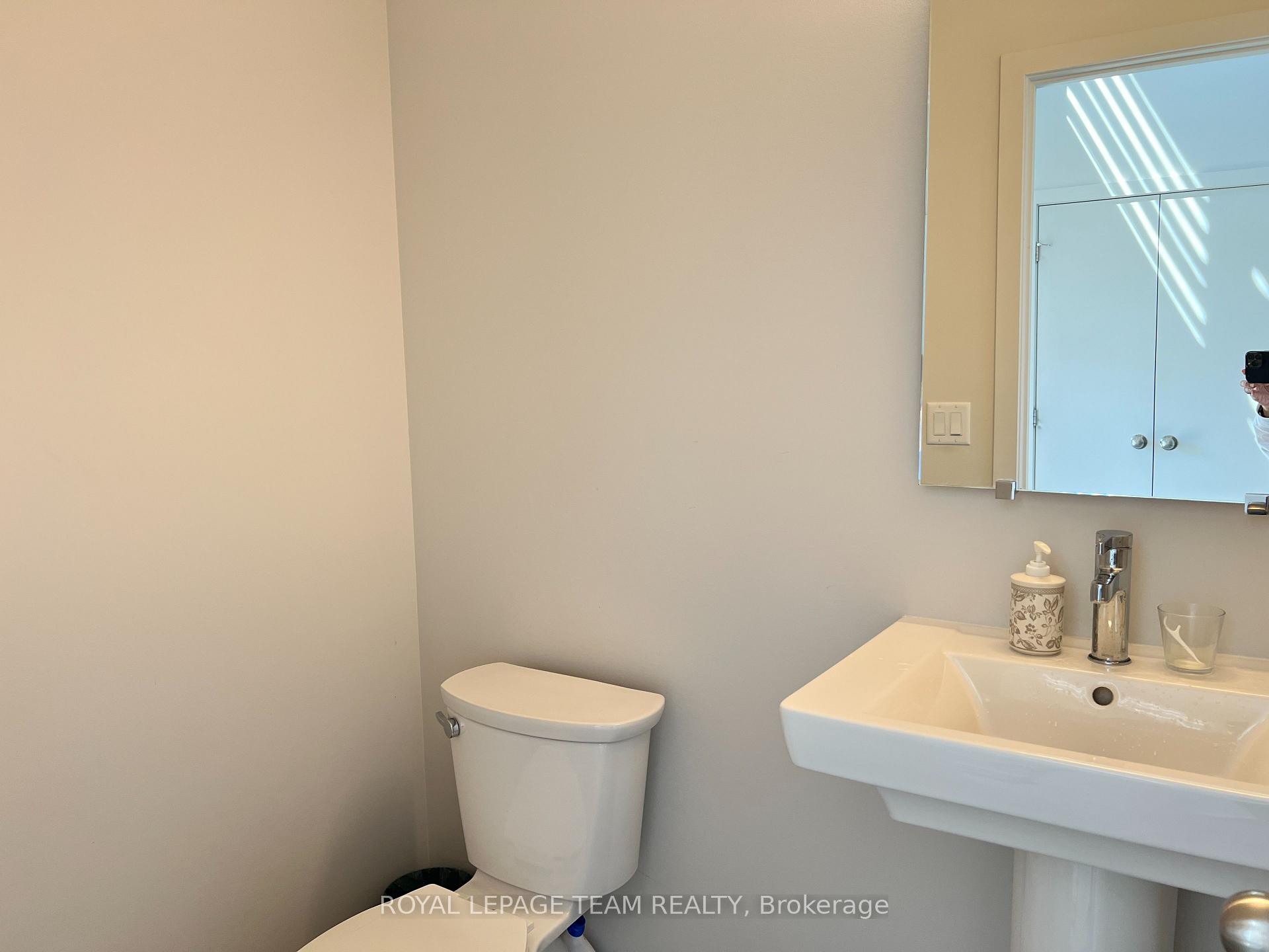 Photo 11 of 891 Chipping Circle, Ottawa, Riverside South/Gloucester Glen — HOMEH