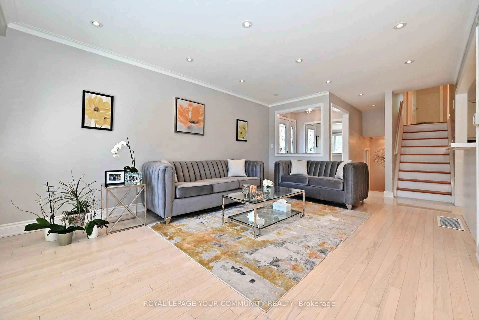 Photo 6 of 26 Kemano Road, Aurora, Aurora Heights — HOMEH