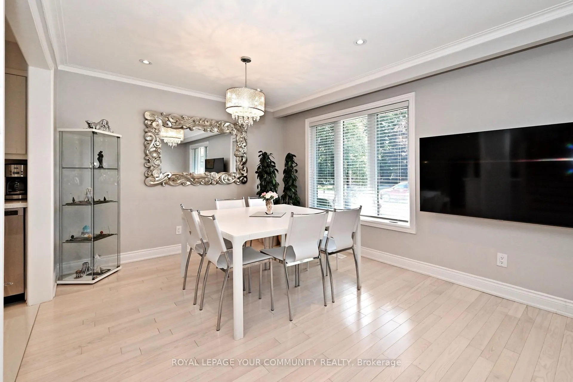 Photo 7 of 26 Kemano Road, Aurora, Aurora Heights — HOMEH