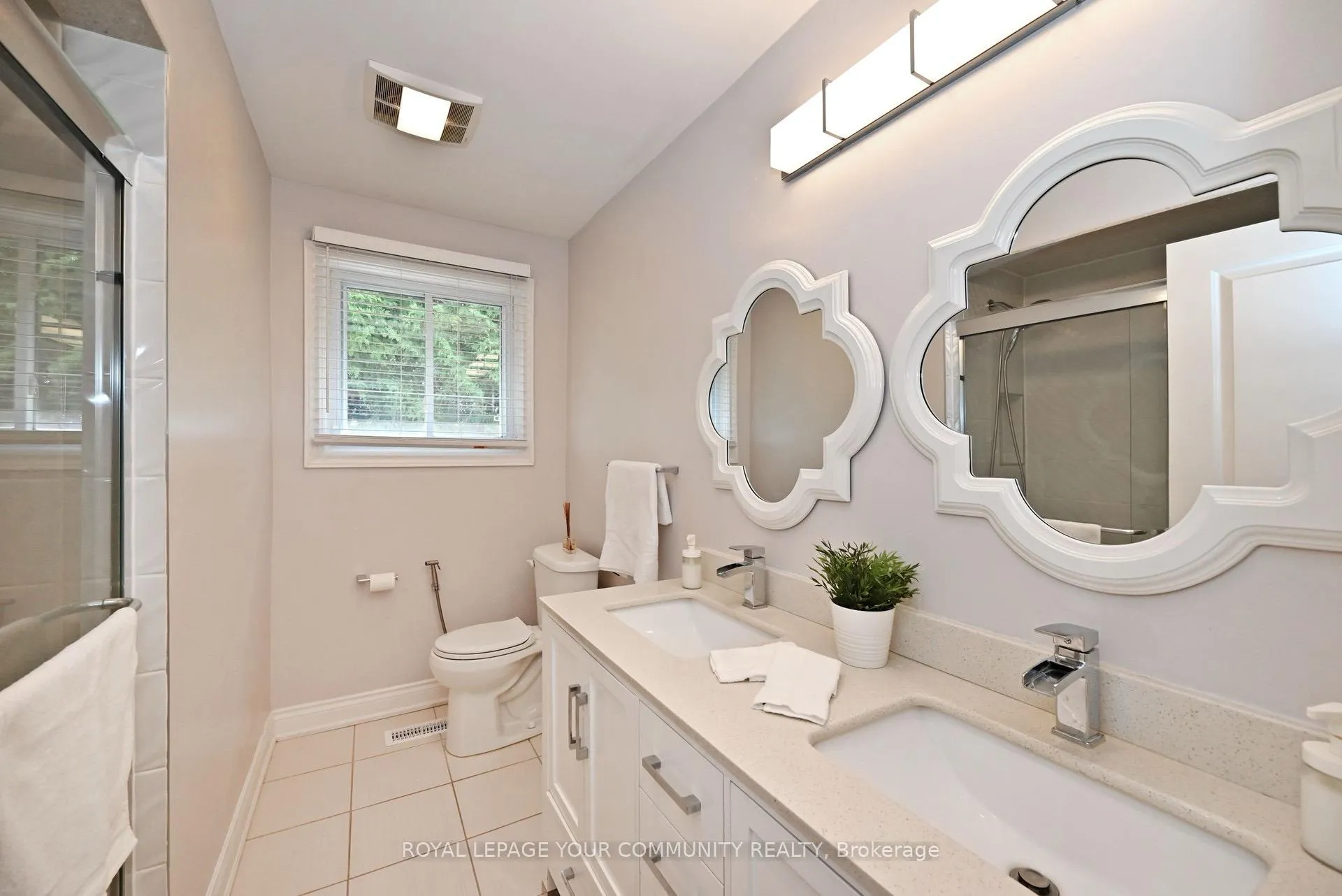 Photo 15 of 26 Kemano Road, Aurora, Aurora Heights — HOMEH