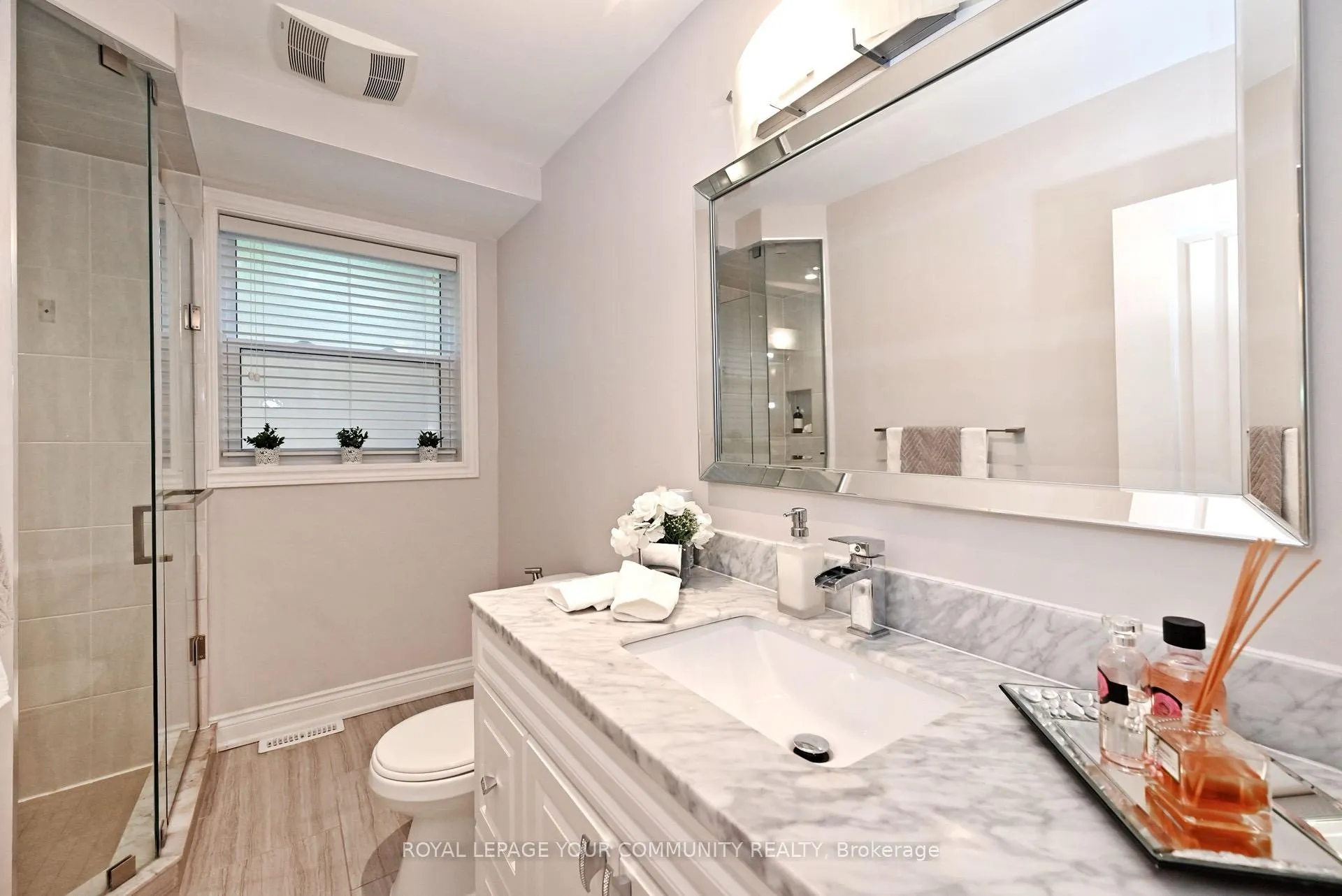 Photo 17 of 26 Kemano Road, Aurora, Aurora Heights — HOMEH