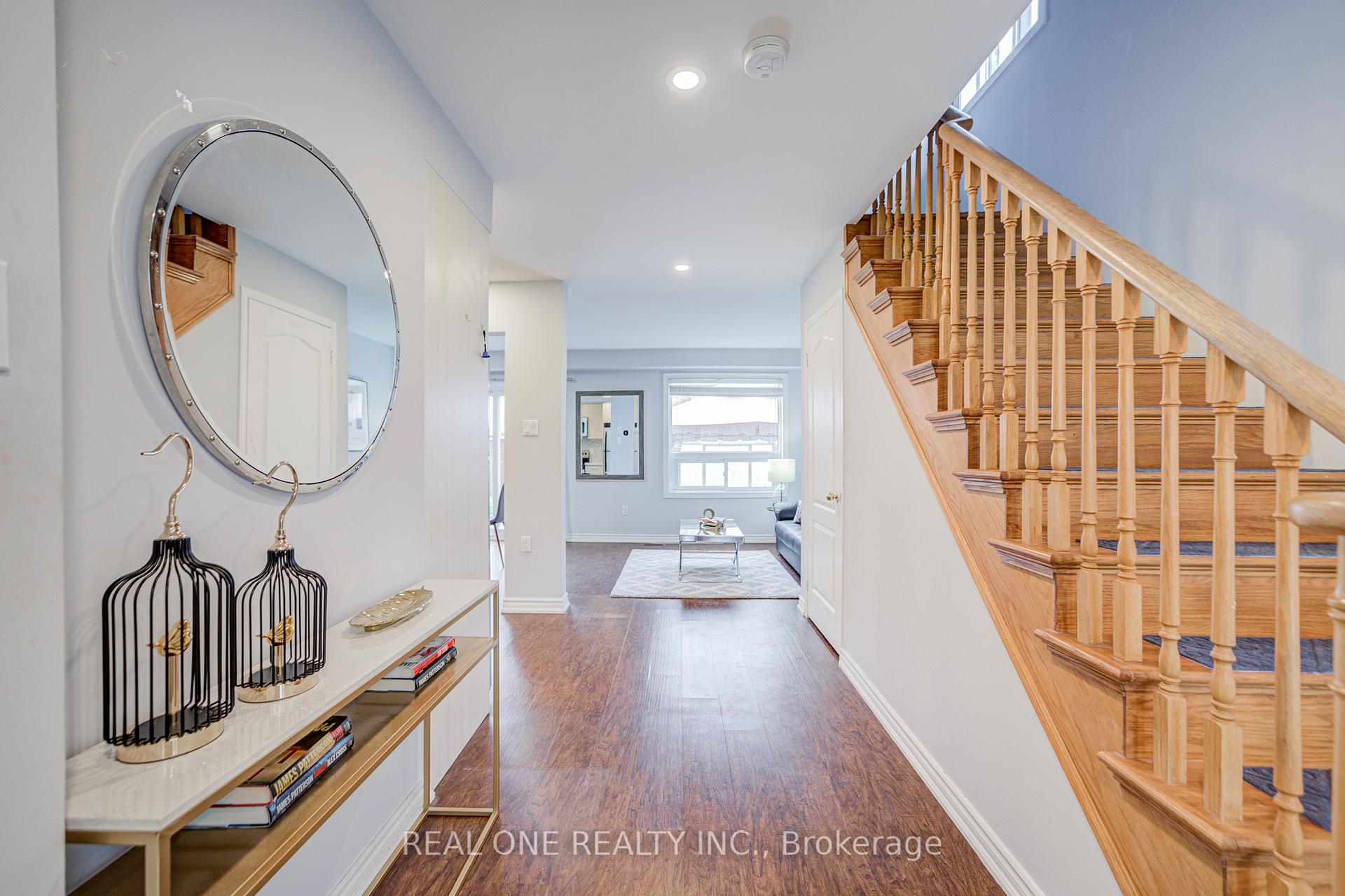 Photo 3 of 178 Hawker Road, Vaughan, Maple — HOMEH