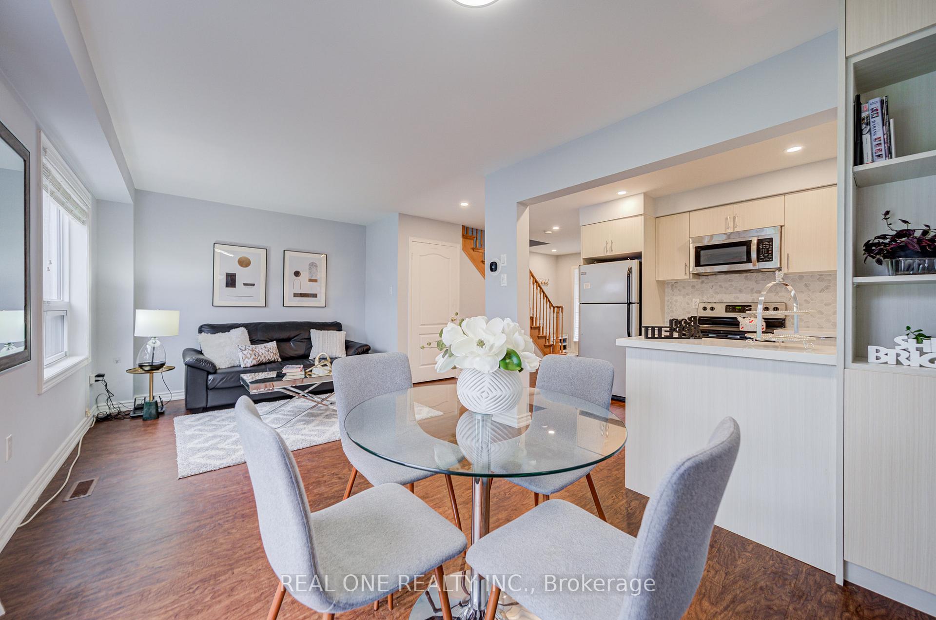 Photo 5 of 178 Hawker Road, Vaughan, Maple — HOMEH