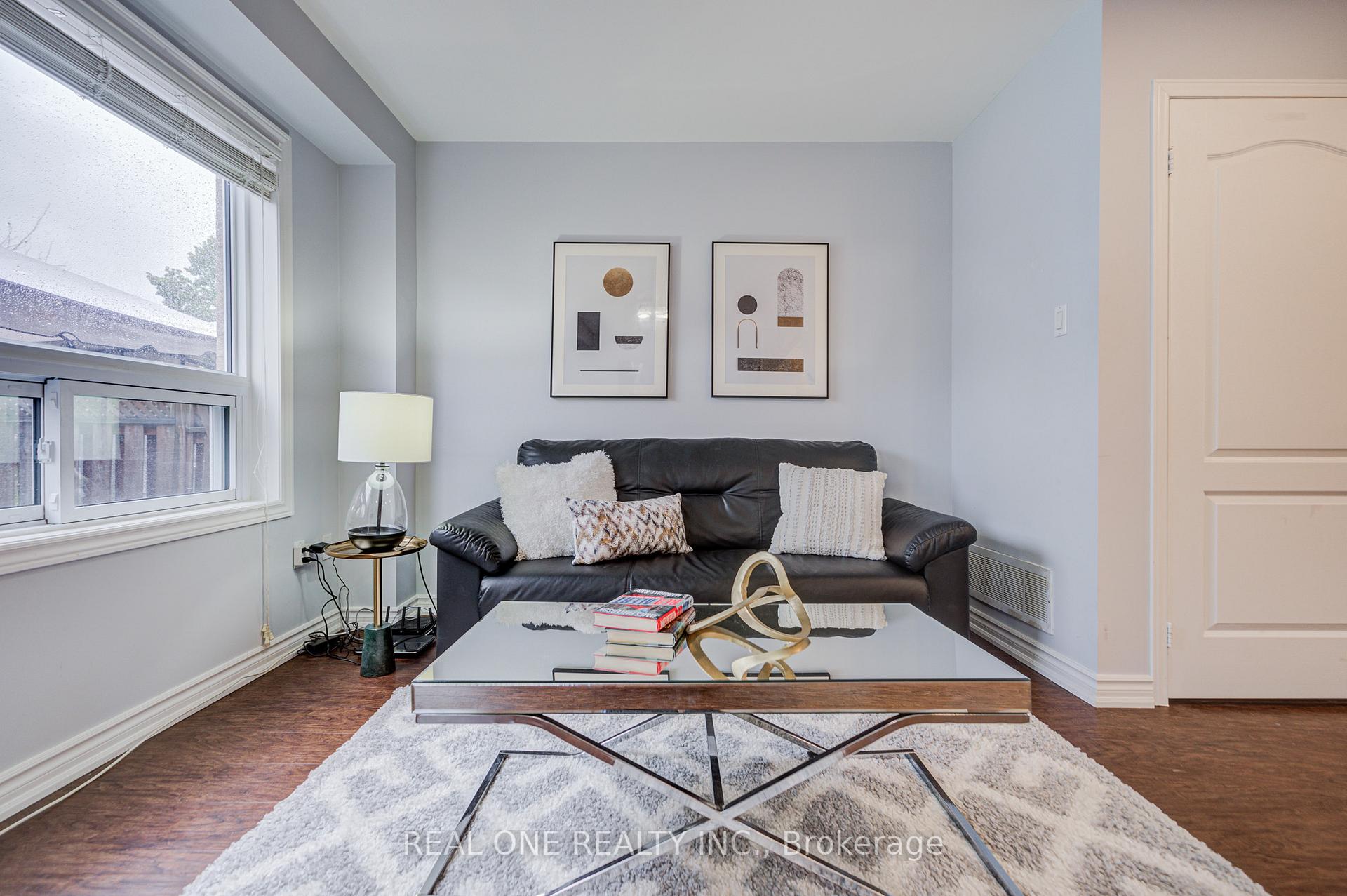 Photo 6 of 178 Hawker Road, Vaughan, Maple — HOMEH