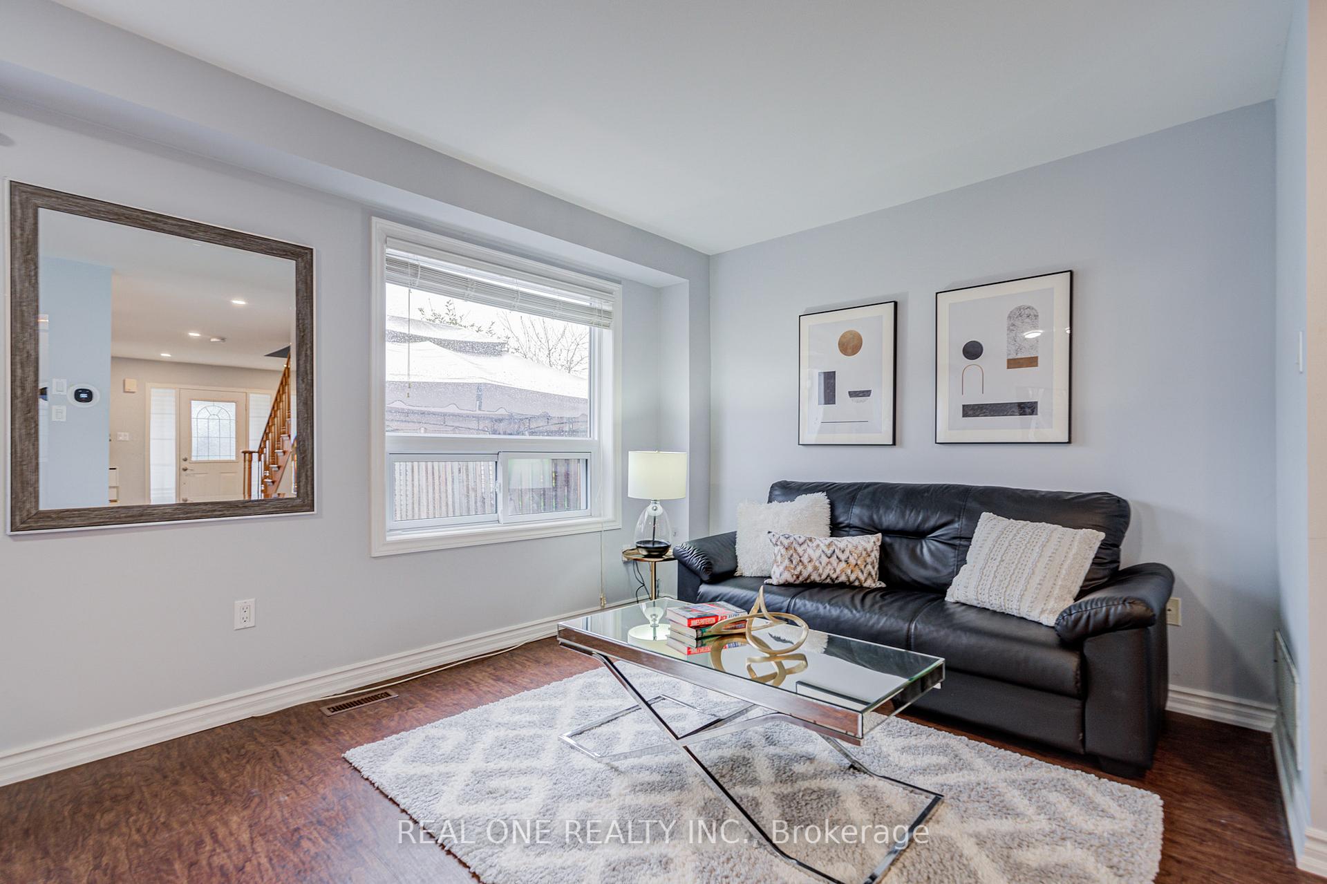 Photo 7 of 178 Hawker Road, Vaughan, Maple — HOMEH