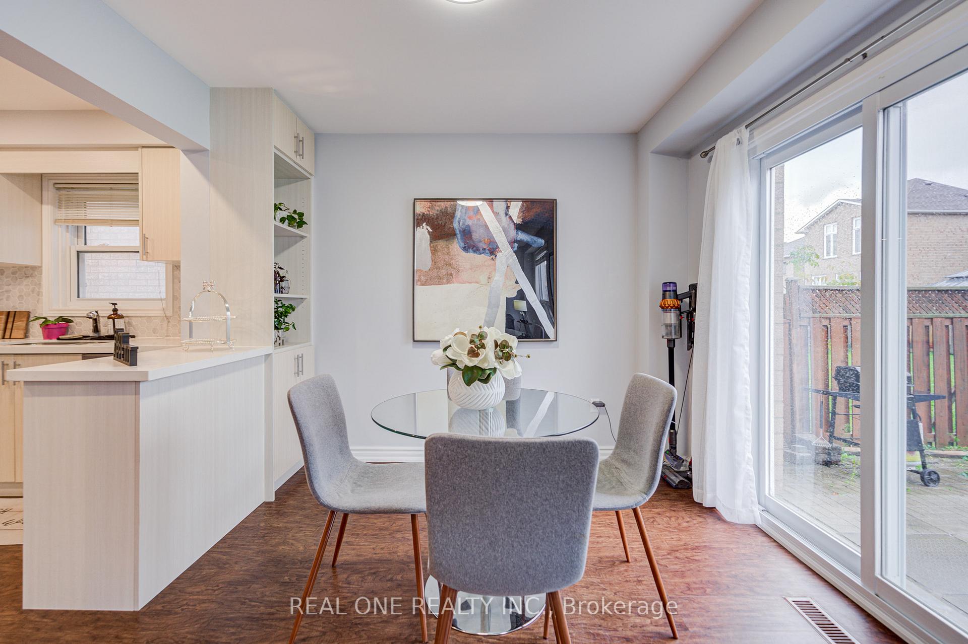 Photo 10 of 178 Hawker Road, Vaughan, Maple — HOMEH