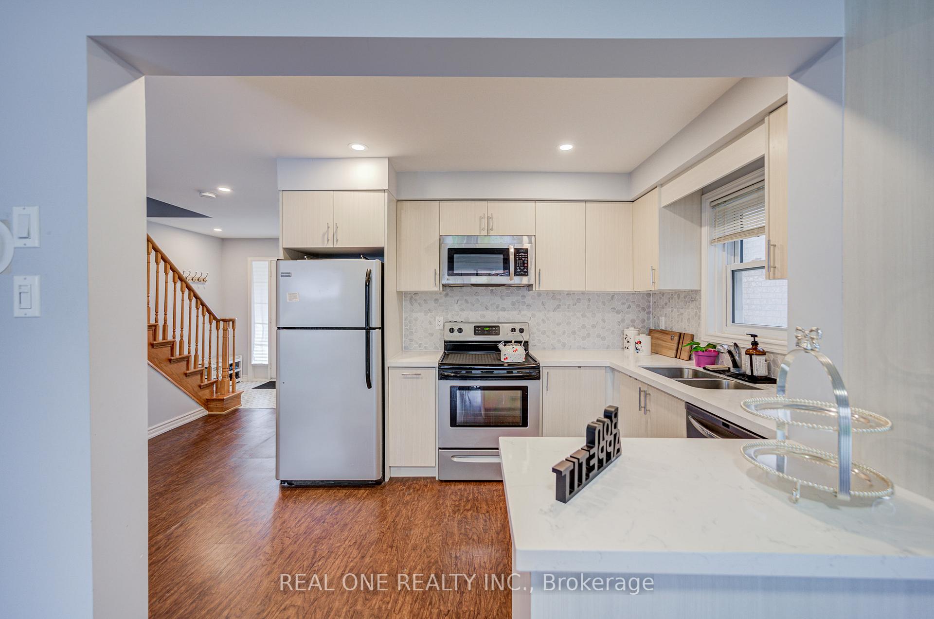 Photo 13 of 178 Hawker Road, Vaughan, Maple — HOMEH