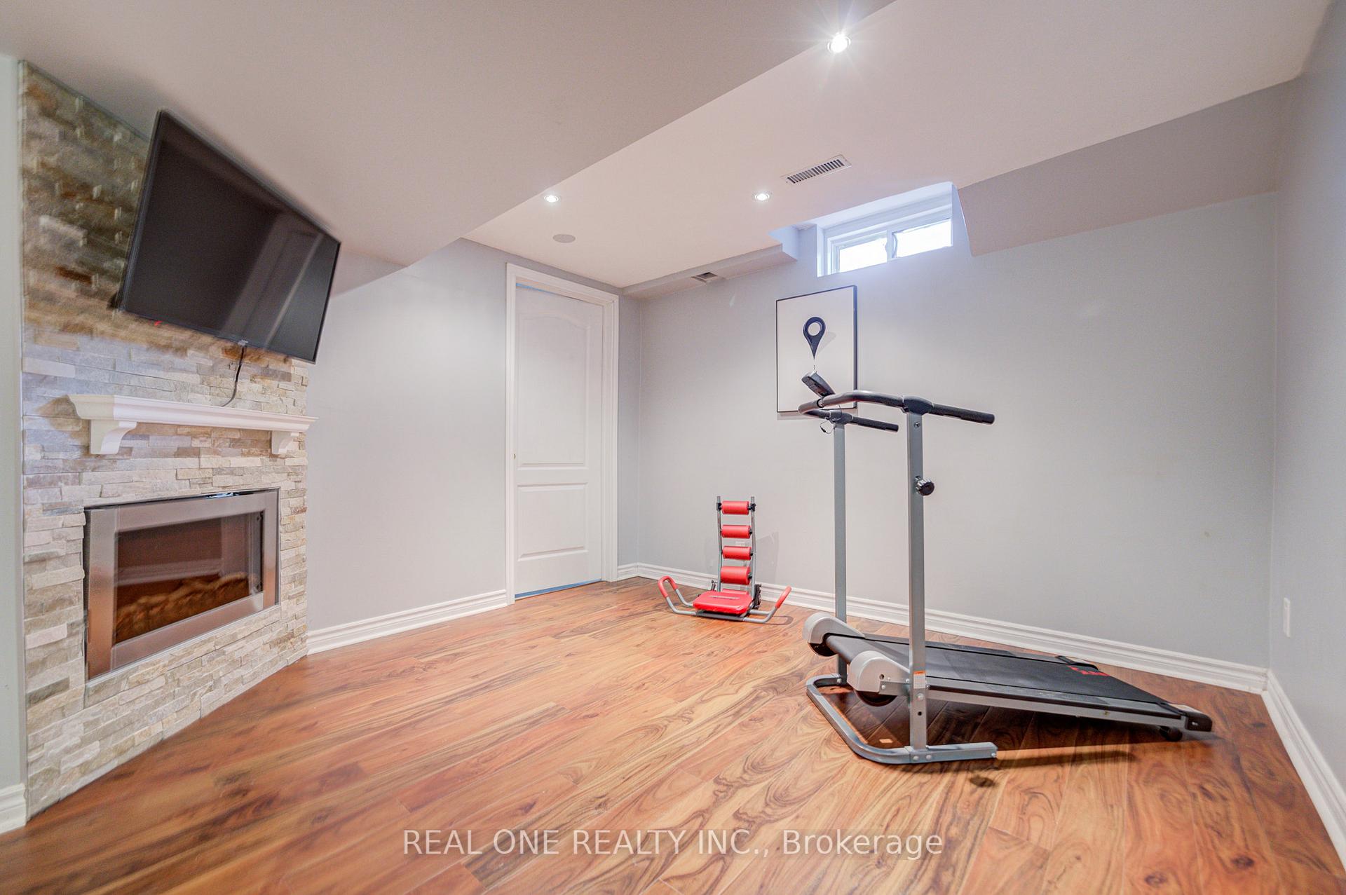 Photo 23 of 178 Hawker Road, Vaughan, Maple — HOMEH