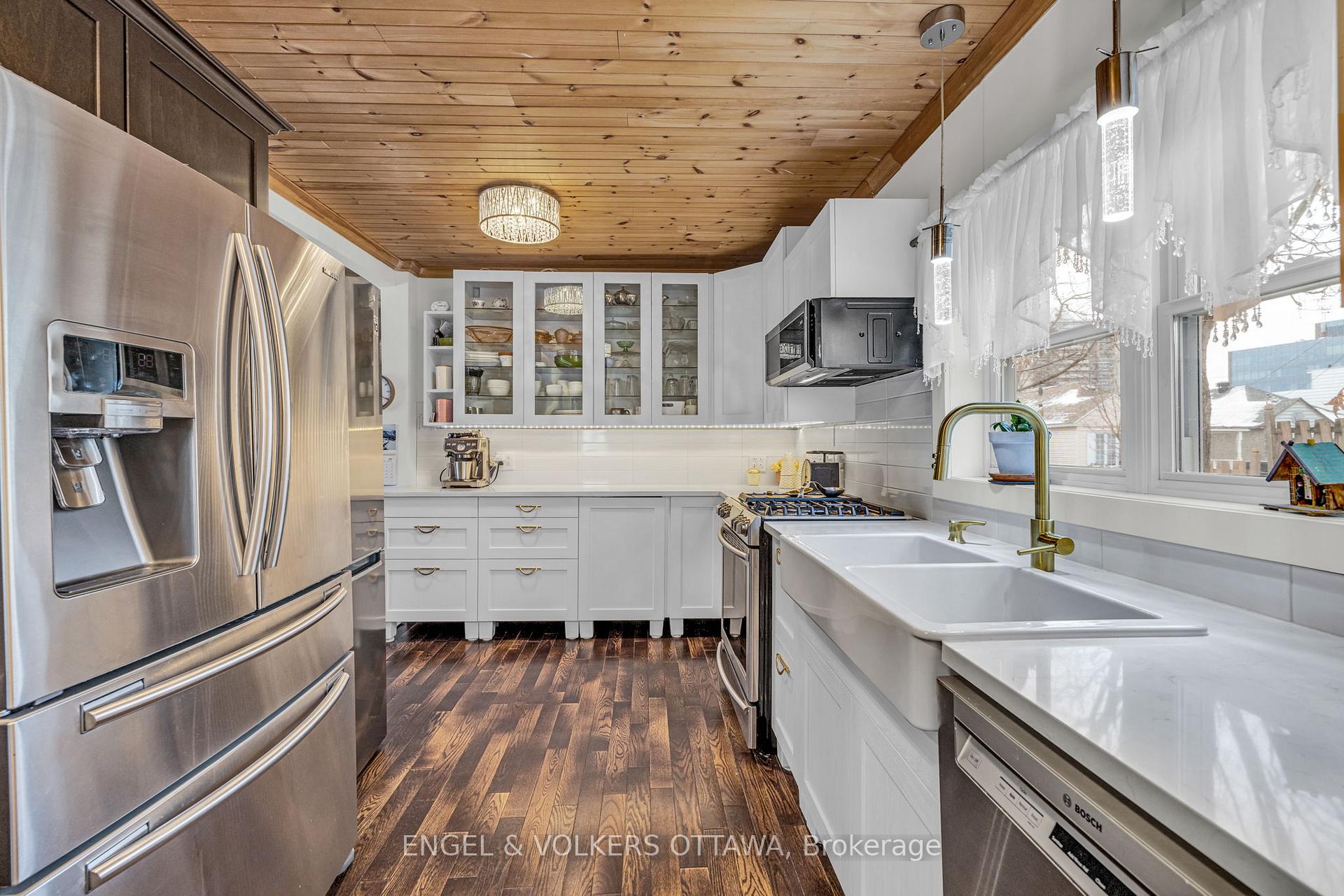 Photo 2 of 201 - 203 Heritage Maple Way, Ottawa, Vanier — HOMEH