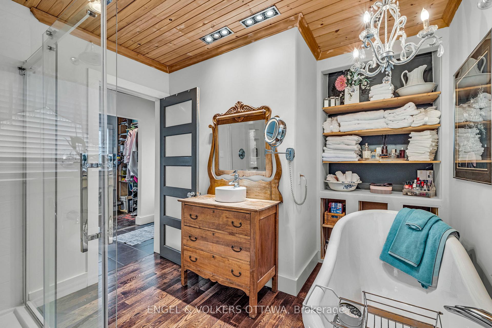 Photo 6 of 201 - 203 Heritage Maple Way, Ottawa, Vanier — HOMEH