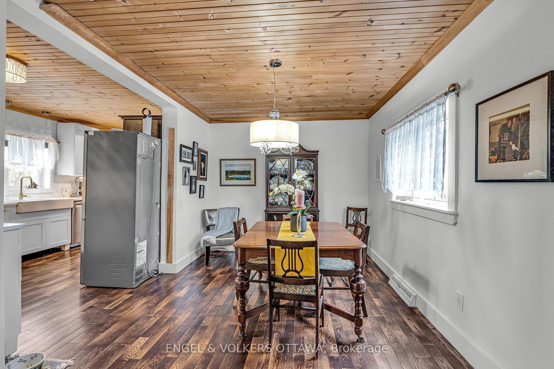 Photo 8 of 201 - 203 Heritage Maple Way, Ottawa, Vanier — HOMEH
