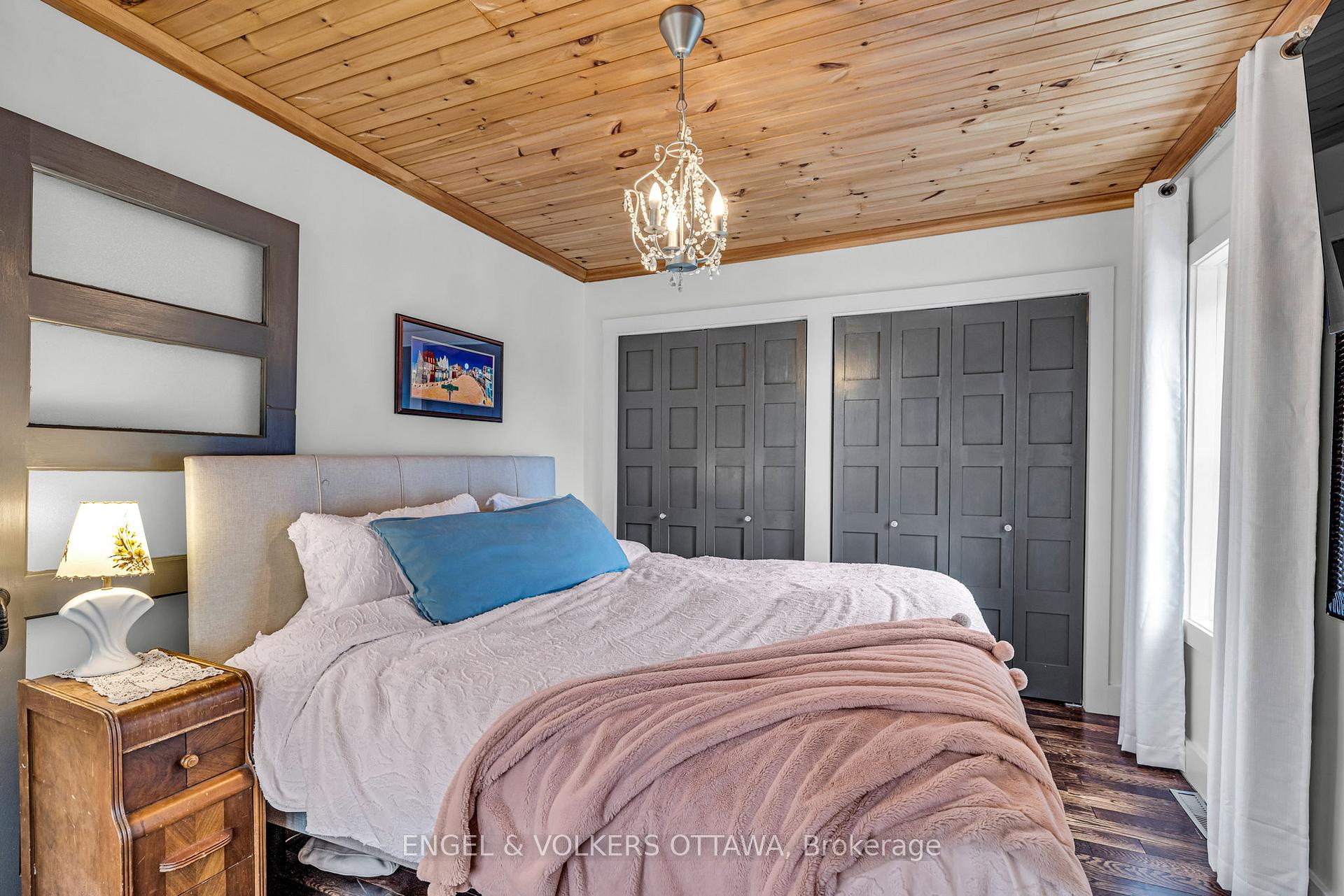 Photo 12 of 201 - 203 Heritage Maple Way, Ottawa, Vanier — HOMEH