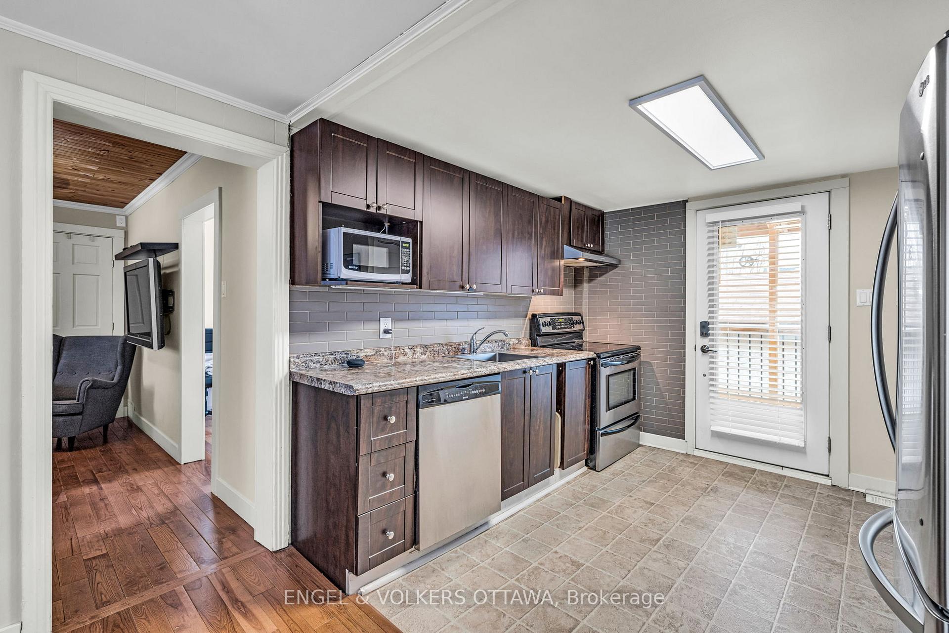 Photo 18 of 201 - 203 Heritage Maple Way, Ottawa, Vanier — HOMEH
