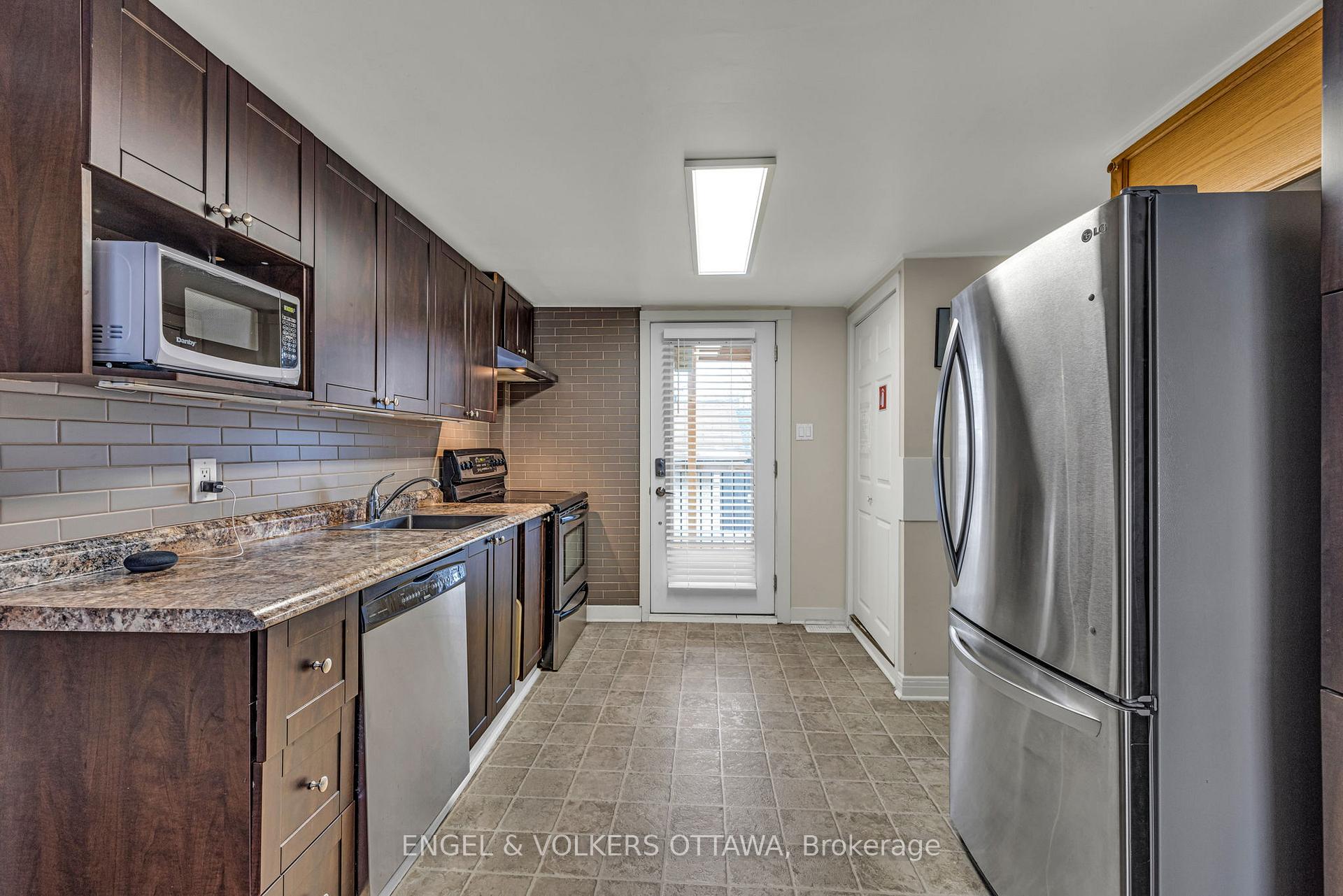 Photo 20 of 201 - 203 Heritage Maple Way, Ottawa, Vanier — HOMEH